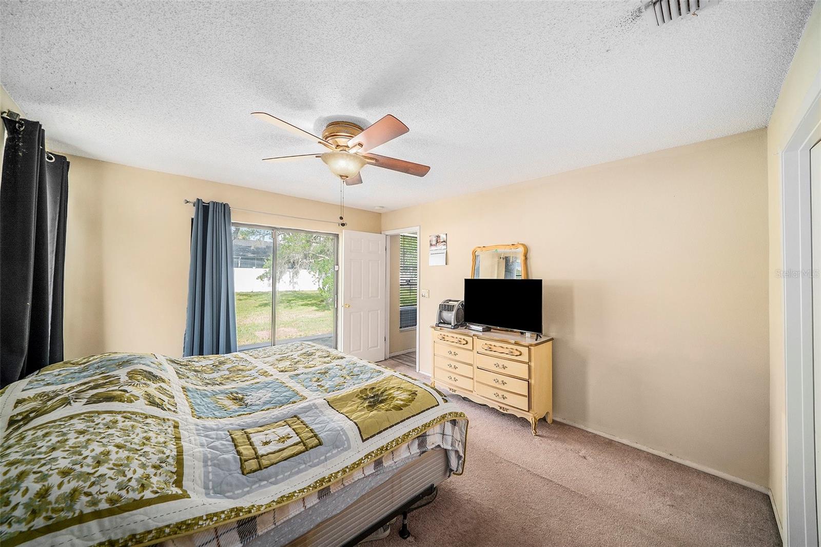 Image 24 of 25 For 4935 Parkway Boulevard