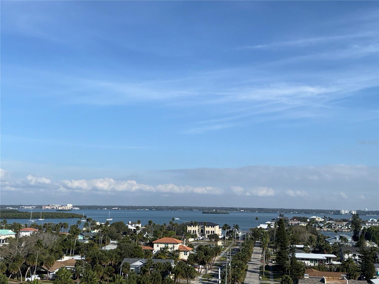 Image 14 of 52 For 880 Mandalay Avenue C808