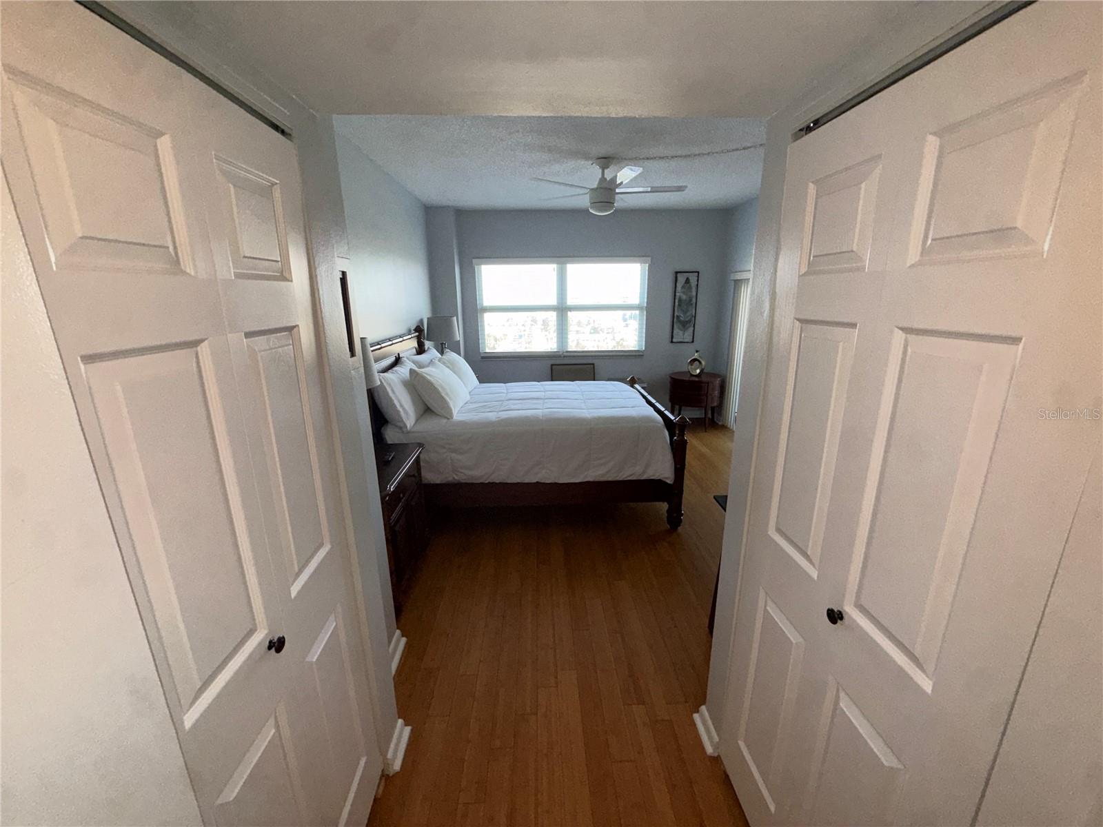 Image 18 of 52 For 880 Mandalay Avenue C808