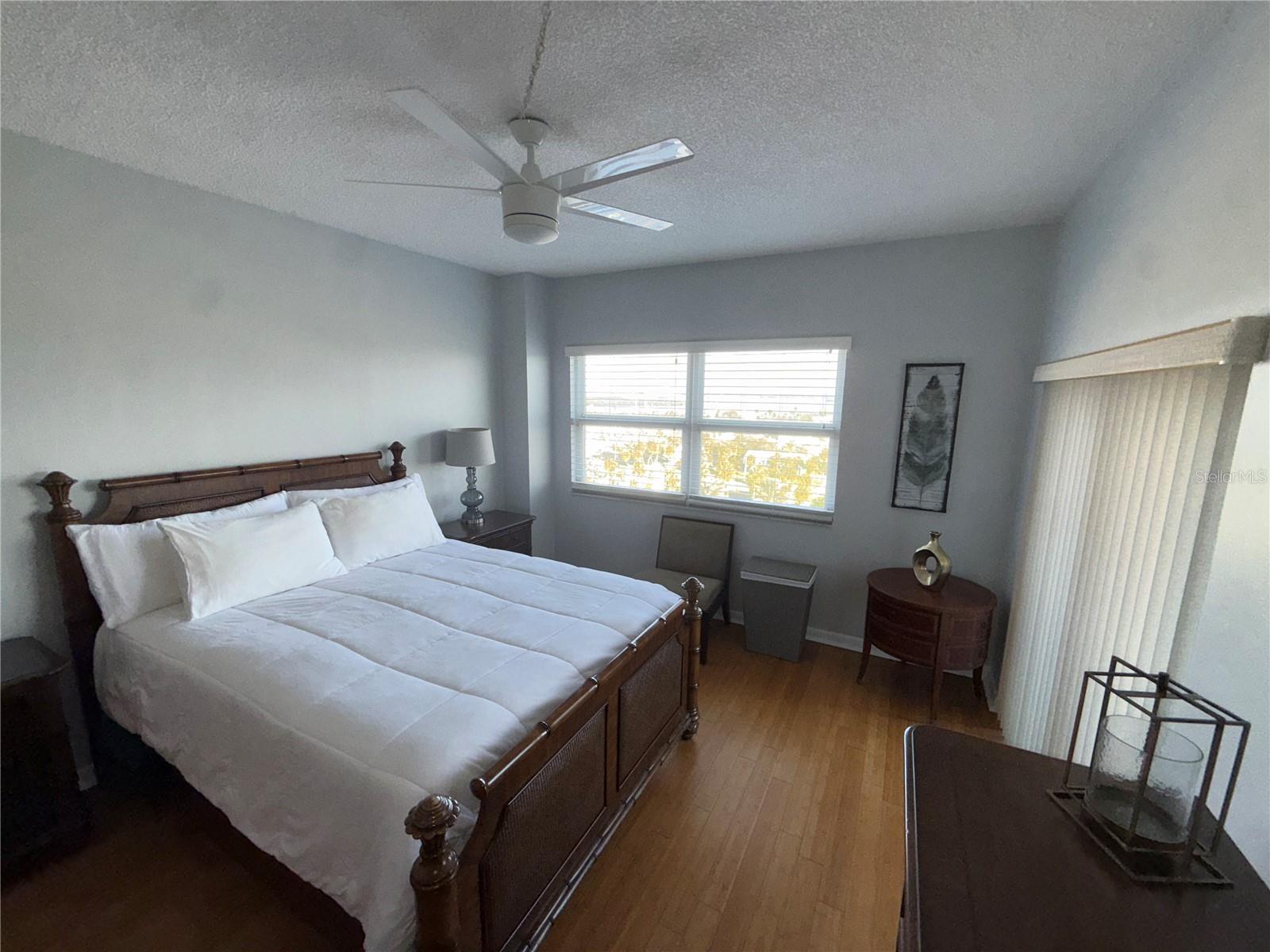 Image 19 of 52 For 880 Mandalay Avenue C808