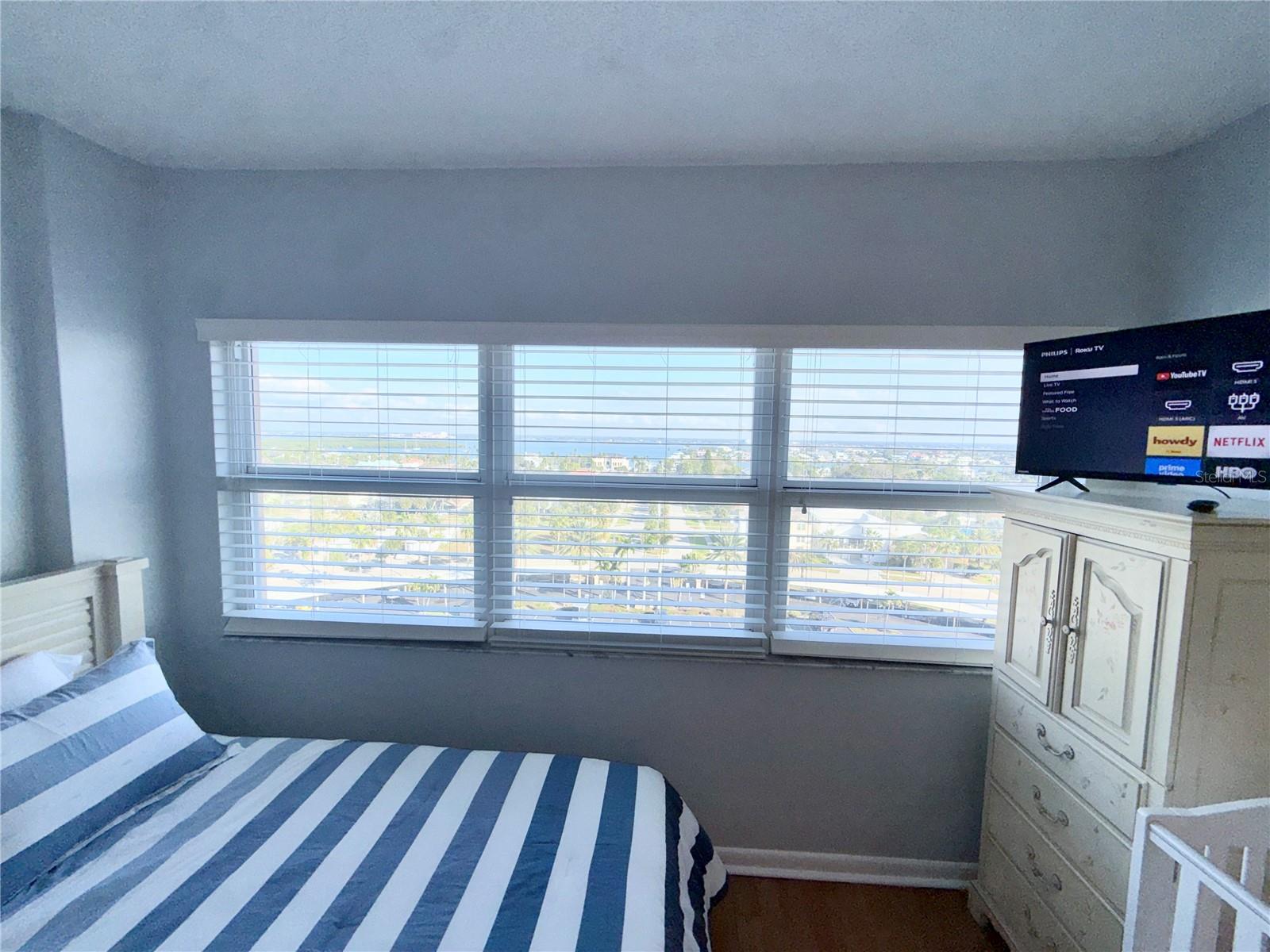 Image 23 of 52 For 880 Mandalay Avenue C808