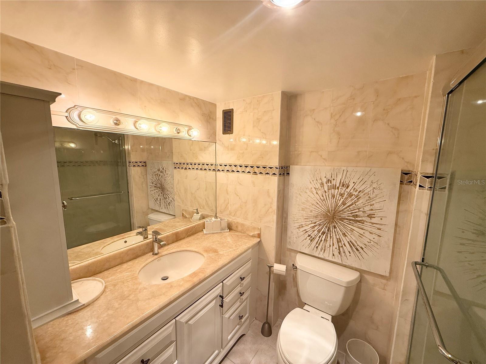 Image 26 of 52 For 880 Mandalay Avenue C808