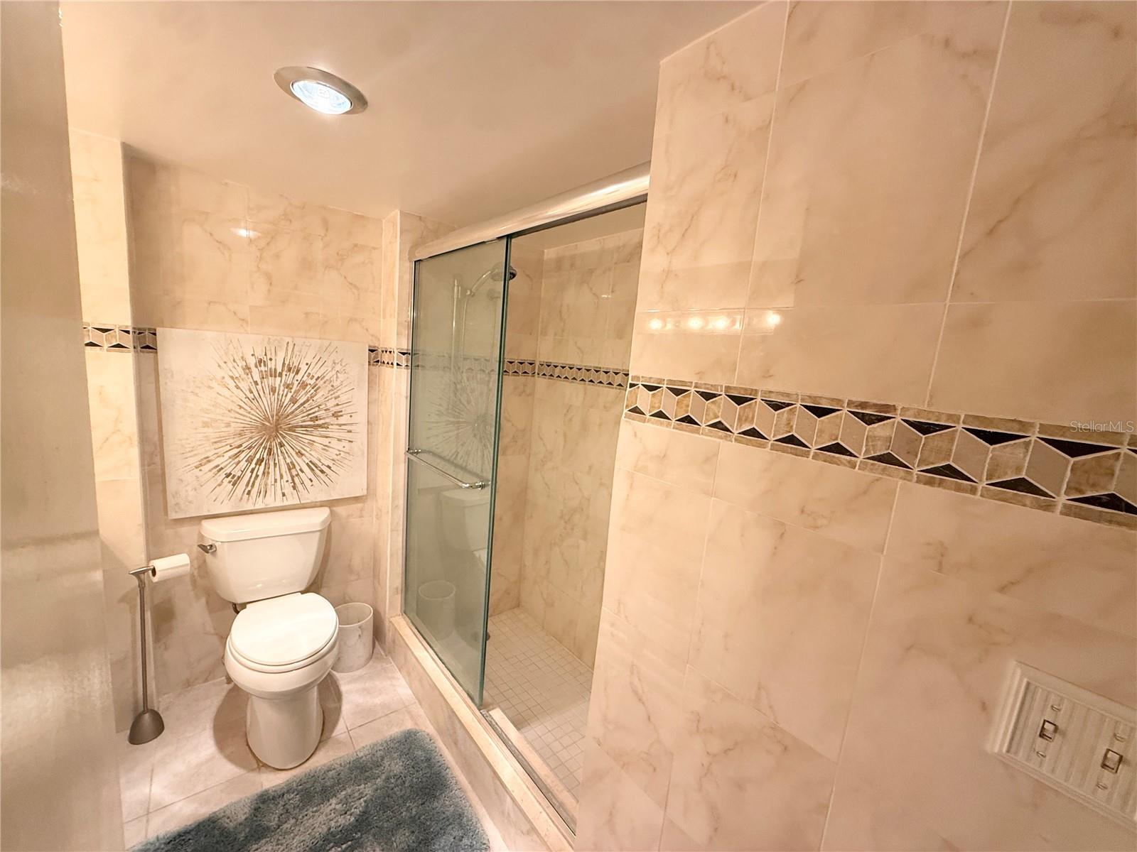 Image 27 of 52 For 880 Mandalay Avenue C808