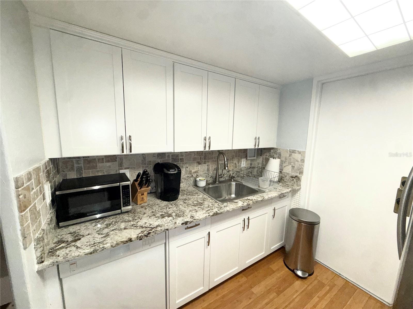 Image 31 of 52 For 880 Mandalay Avenue C808