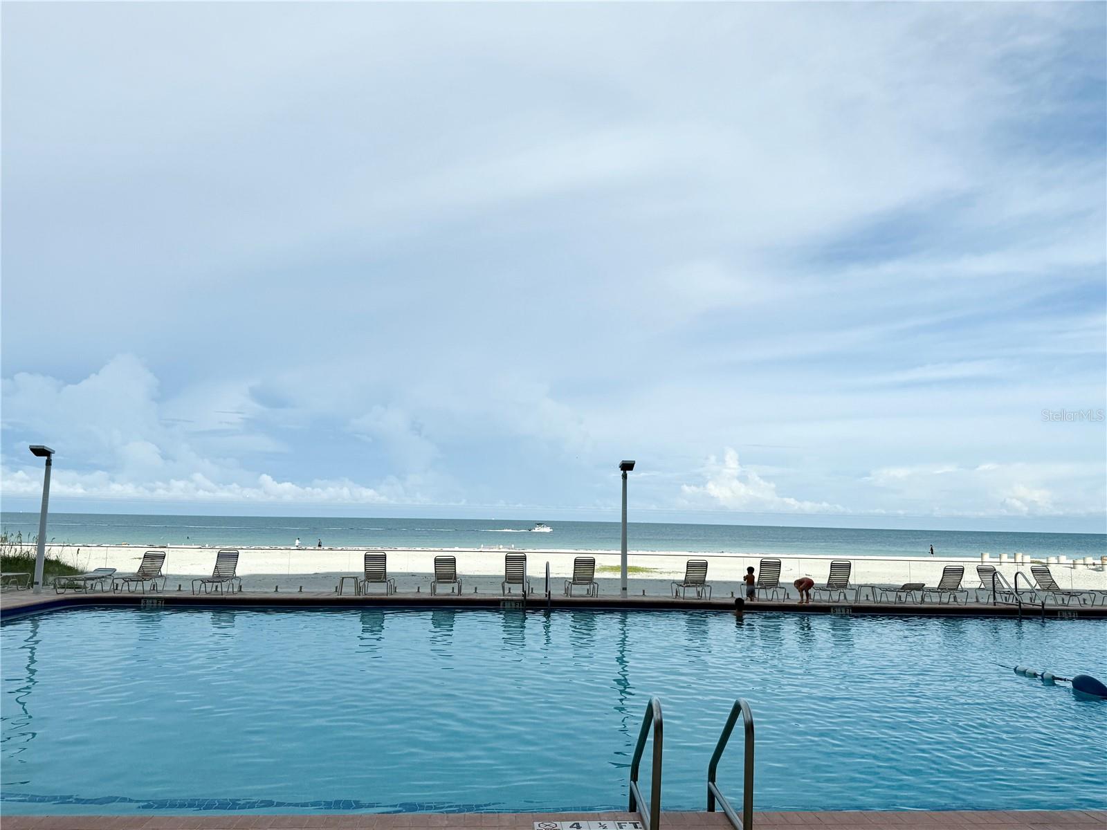 Image 37 of 52 For 880 Mandalay Avenue C808