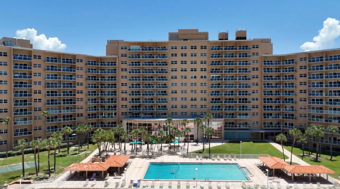 Image 5 of 52 For 880 Mandalay Avenue C808