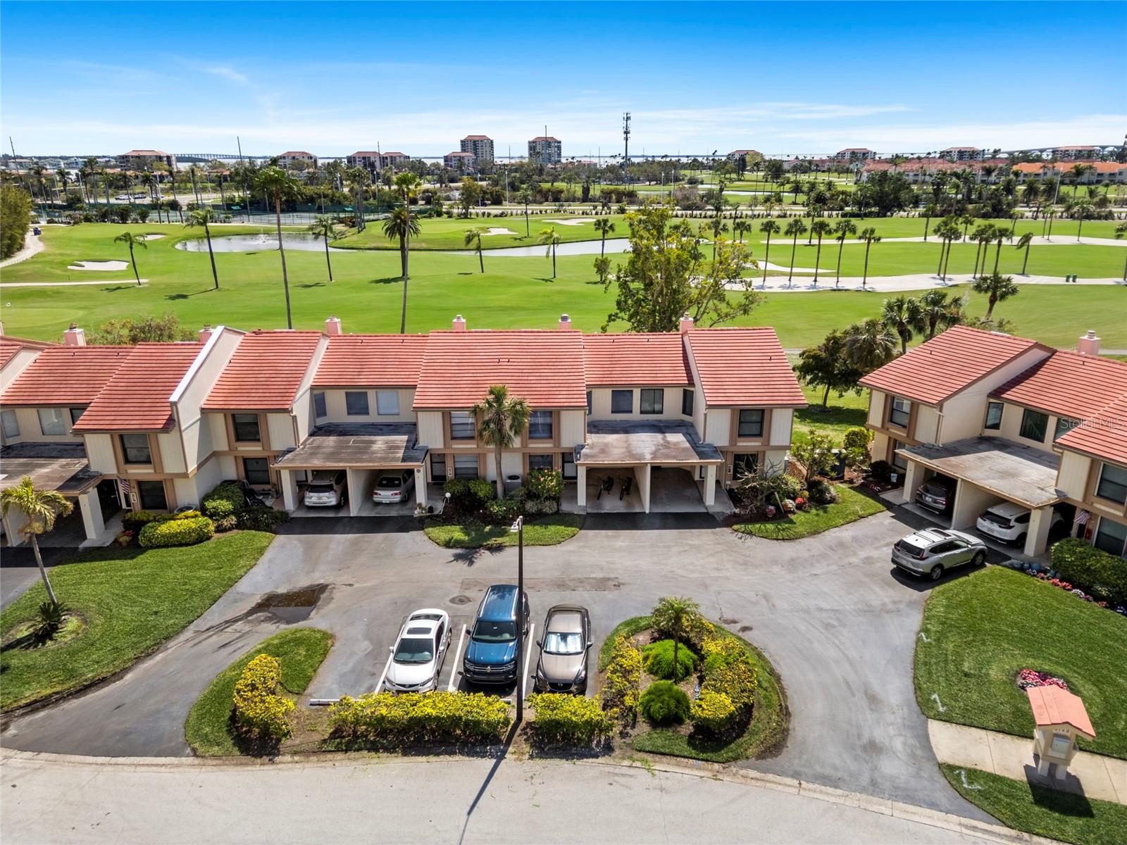 Listing photo id 37 for 6140 Sun Boulevard S 7