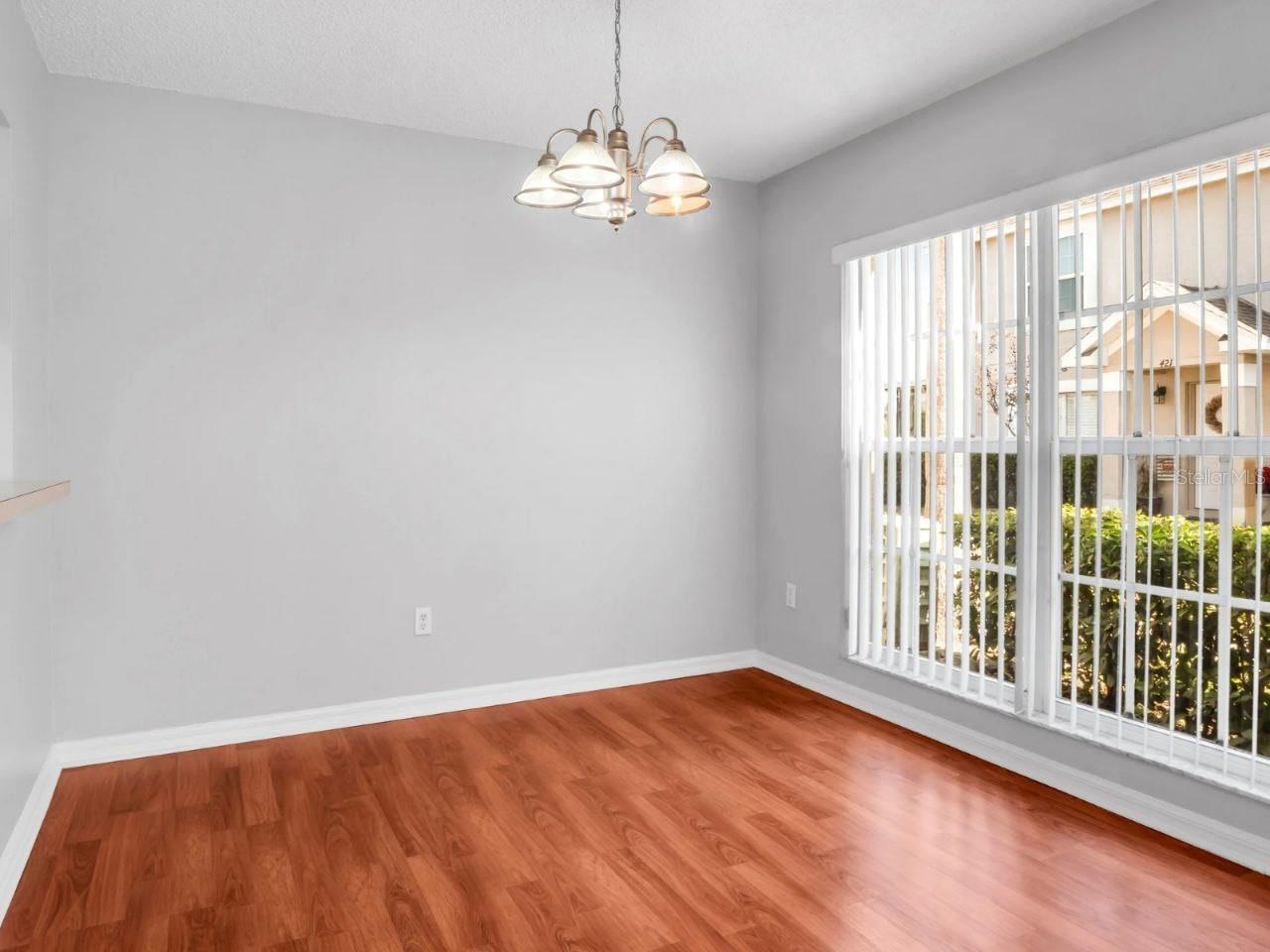 Image 11 of 24 For 417 Kensington Lake Circle