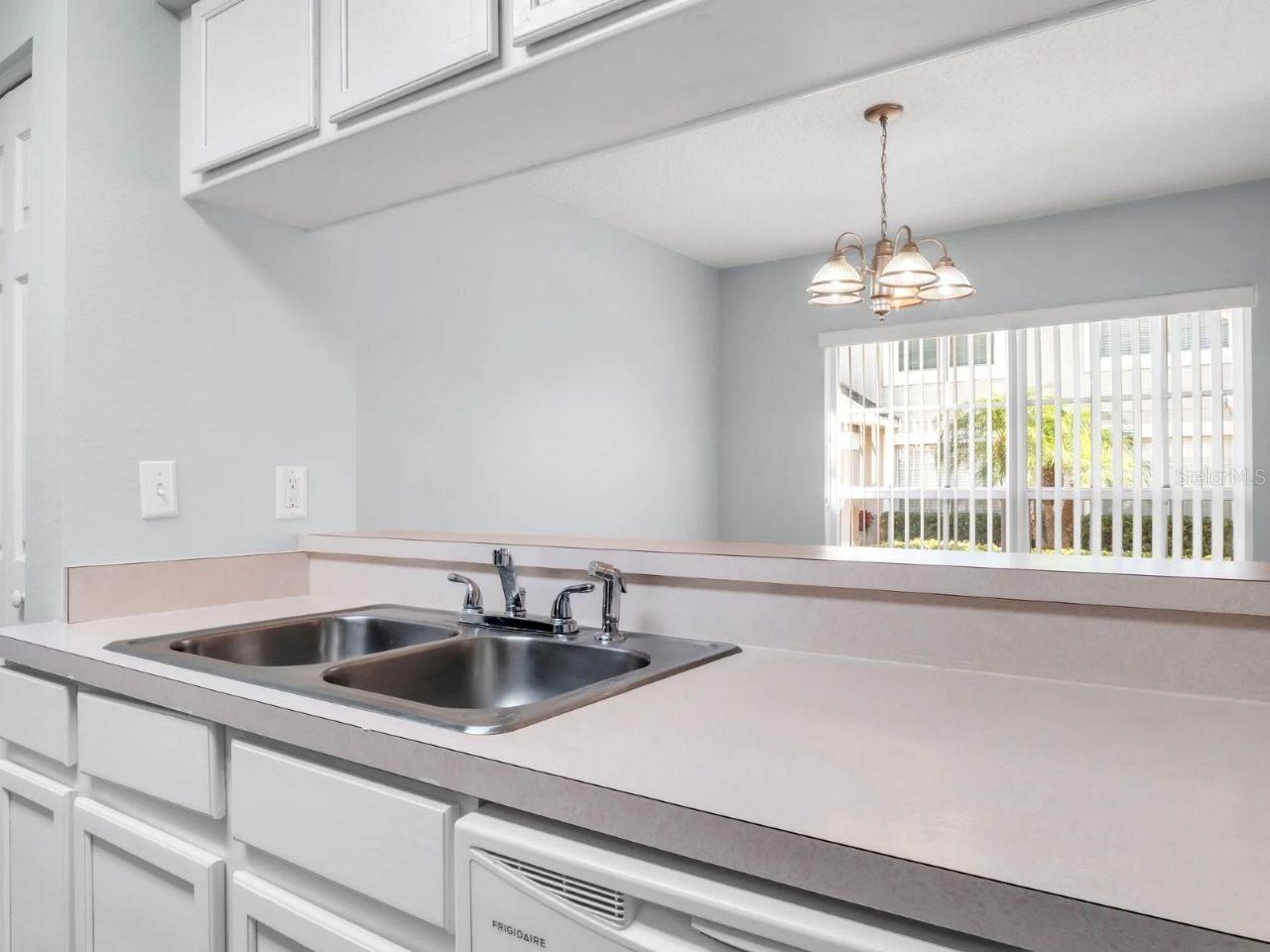 Image 4 of 24 For 417 Kensington Lake Circle