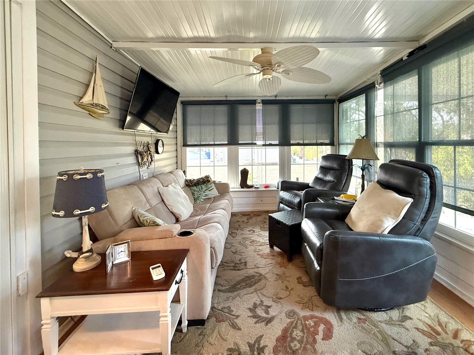 Image 13 of 37 For 221 Saint George Circle