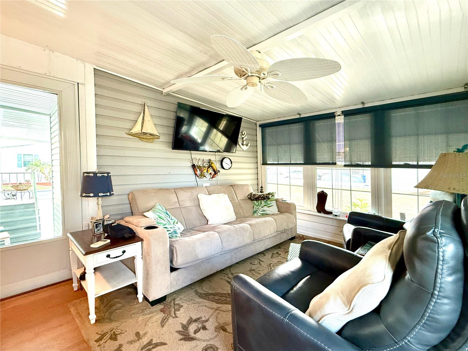 Image 14 of 37 For 221 Saint George Circle