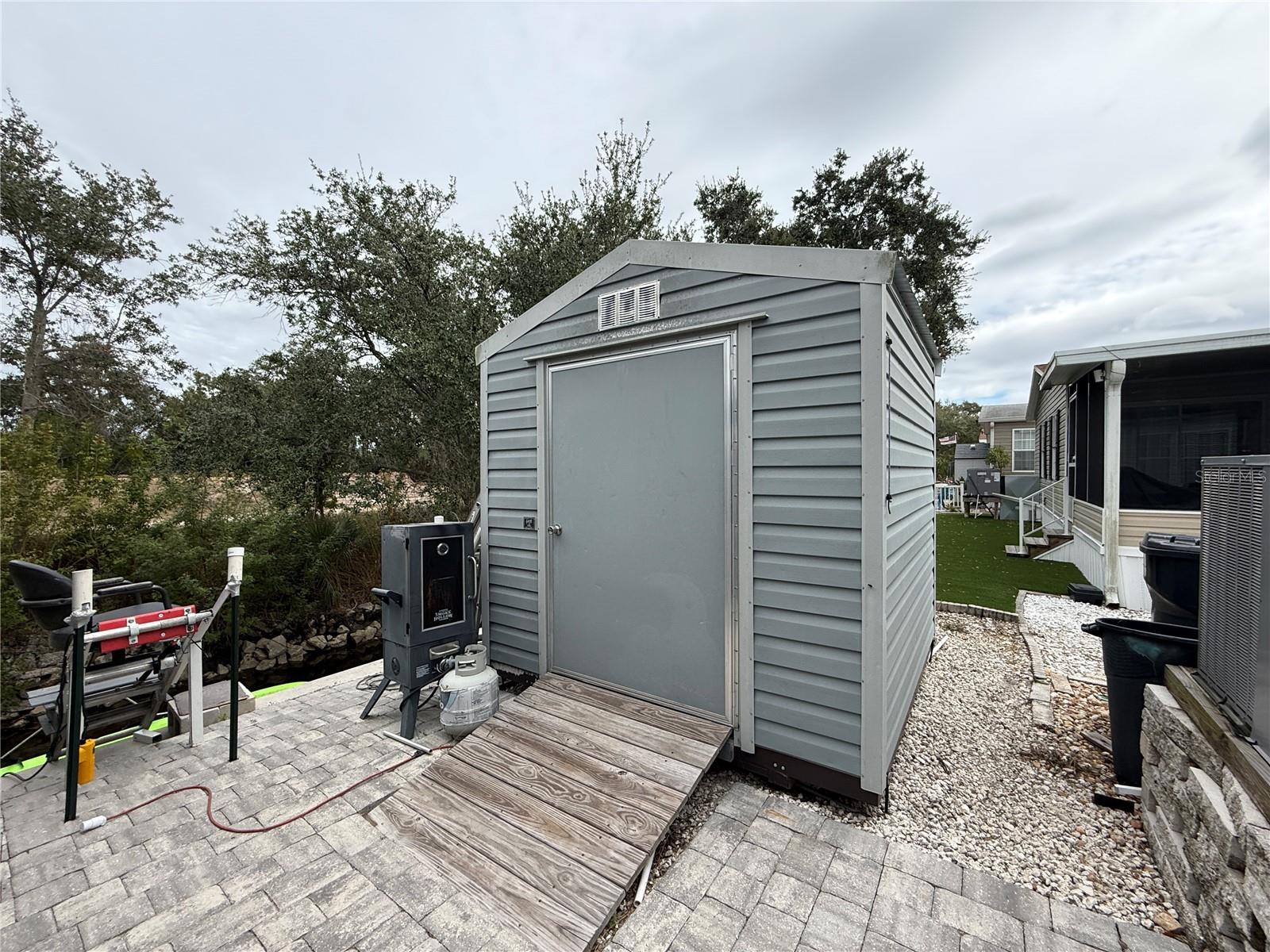 Image 20 of 37 For 221 Saint George Circle