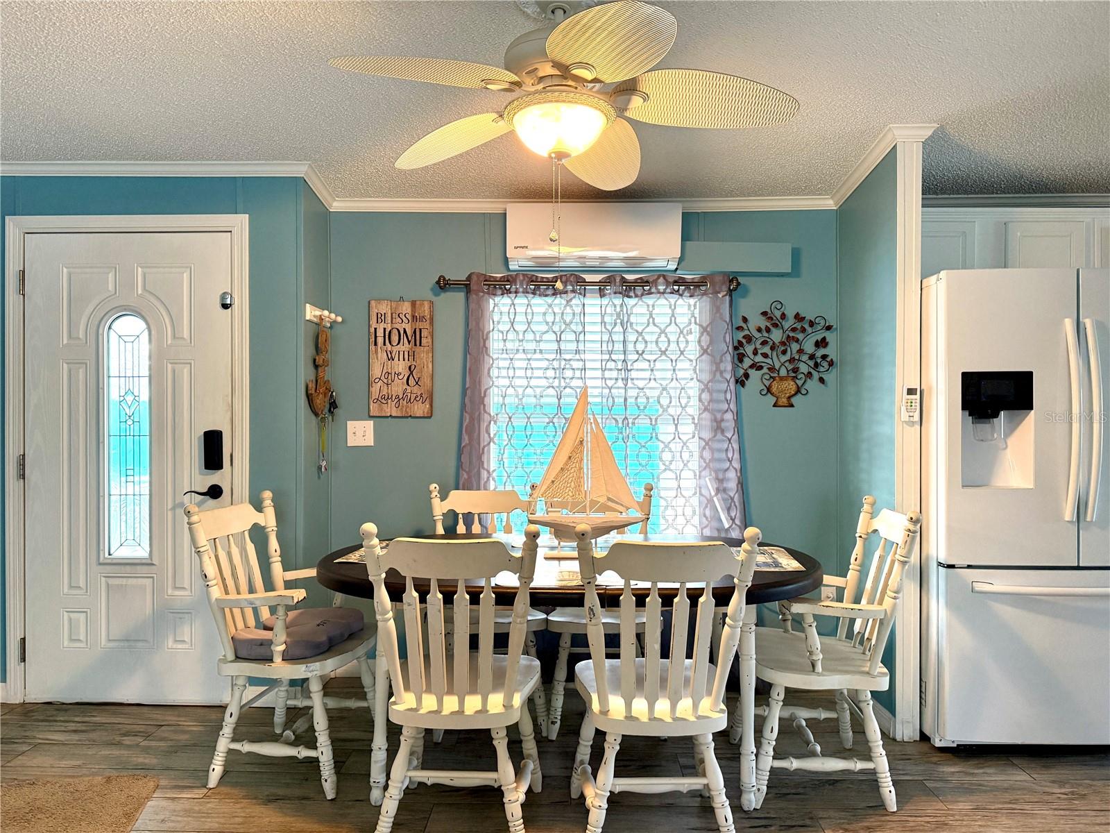 Image 3 of 37 For 221 Saint George Circle