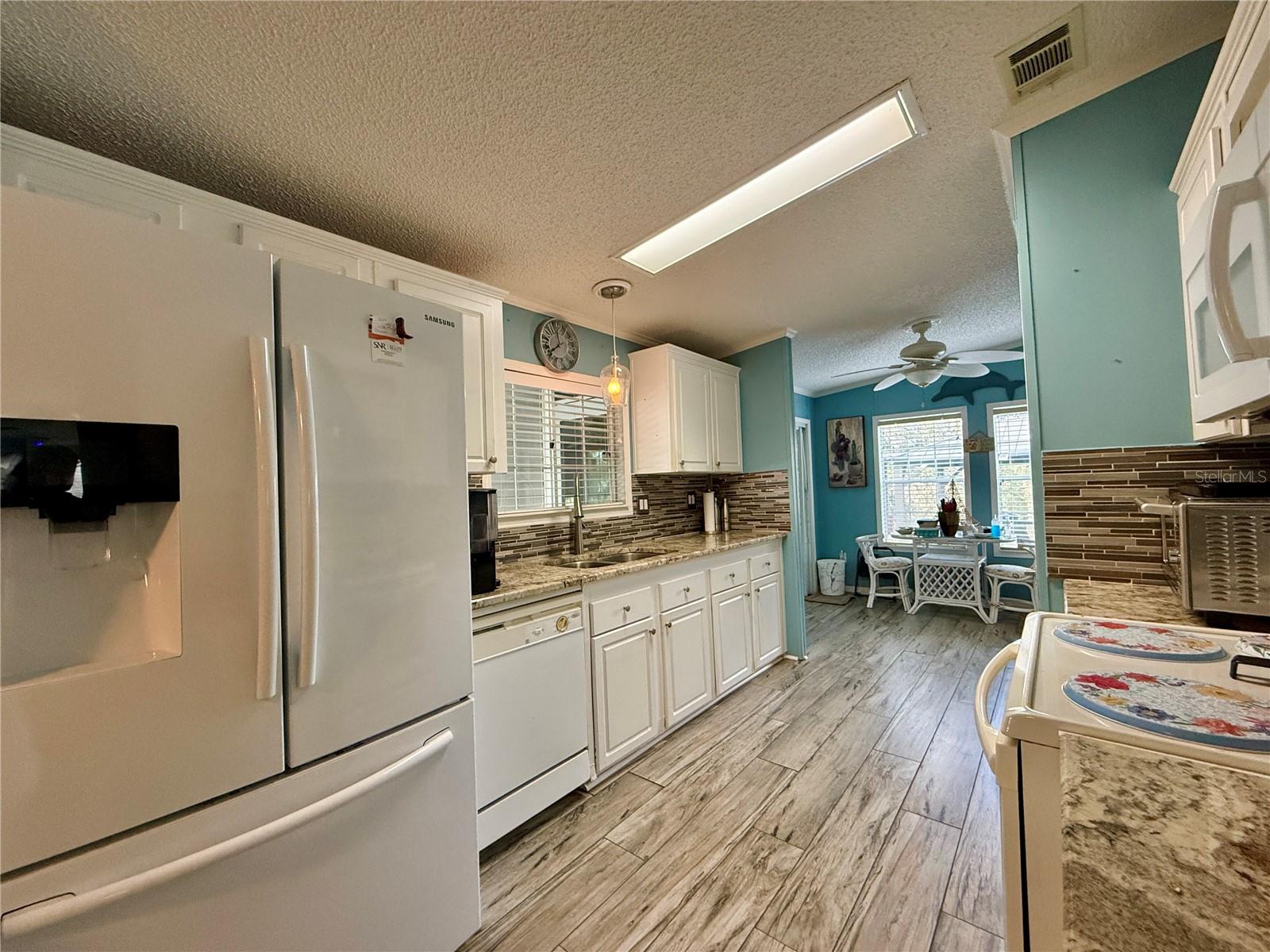 Image 4 of 37 For 221 Saint George Circle