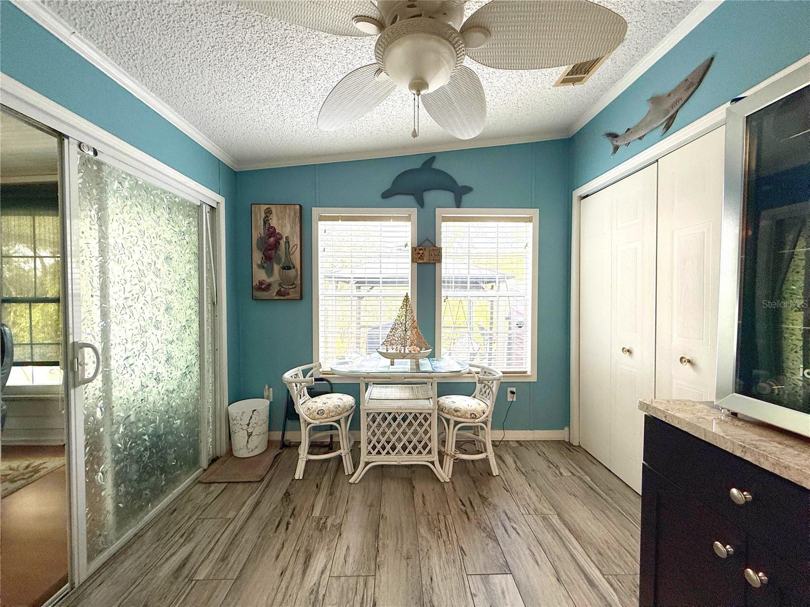 Image 7 of 37 For 221 Saint George Circle