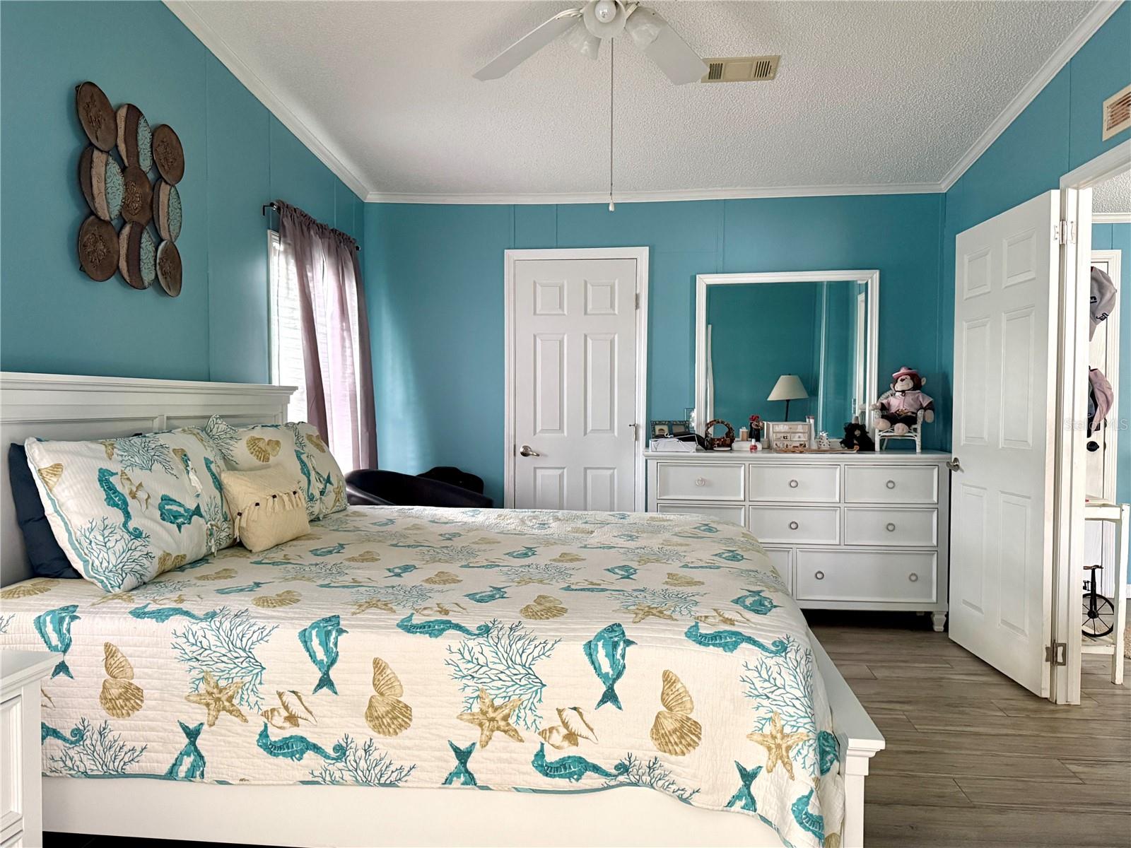 Image 9 of 37 For 221 Saint George Circle