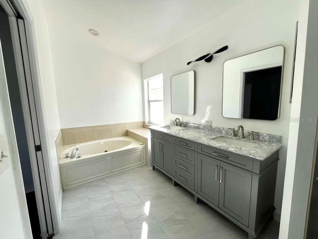 Image 14 of 31 For 10618 Logan Chase Lane