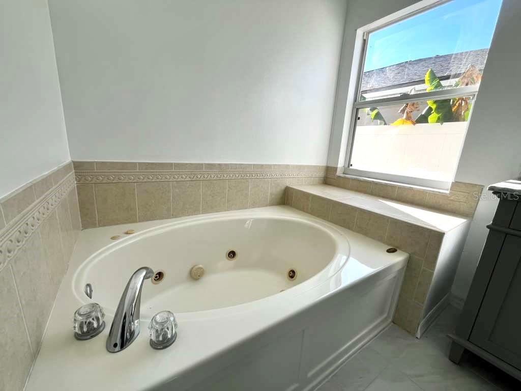 Image 15 of 31 For 10618 Logan Chase Lane