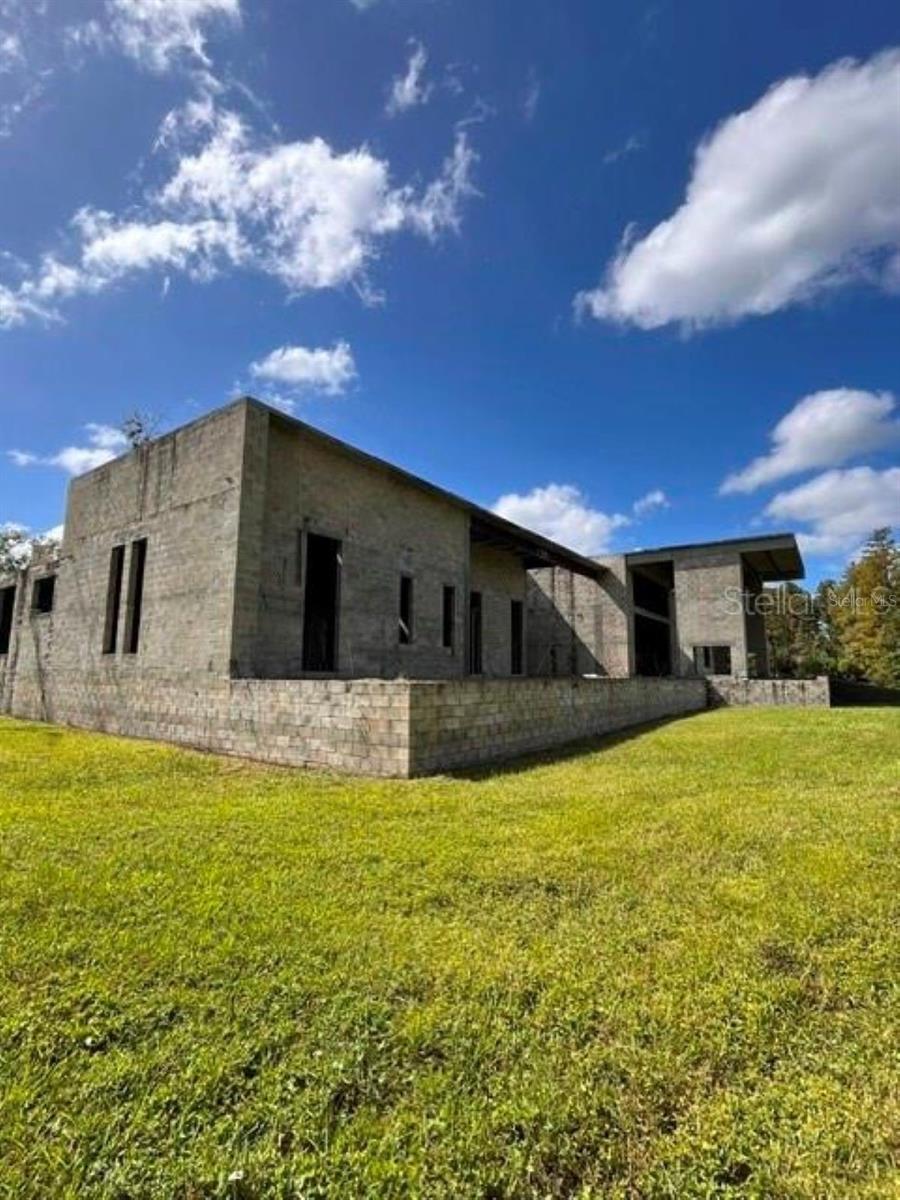 Listing photo id 9 for 1029 Van Dyke Road