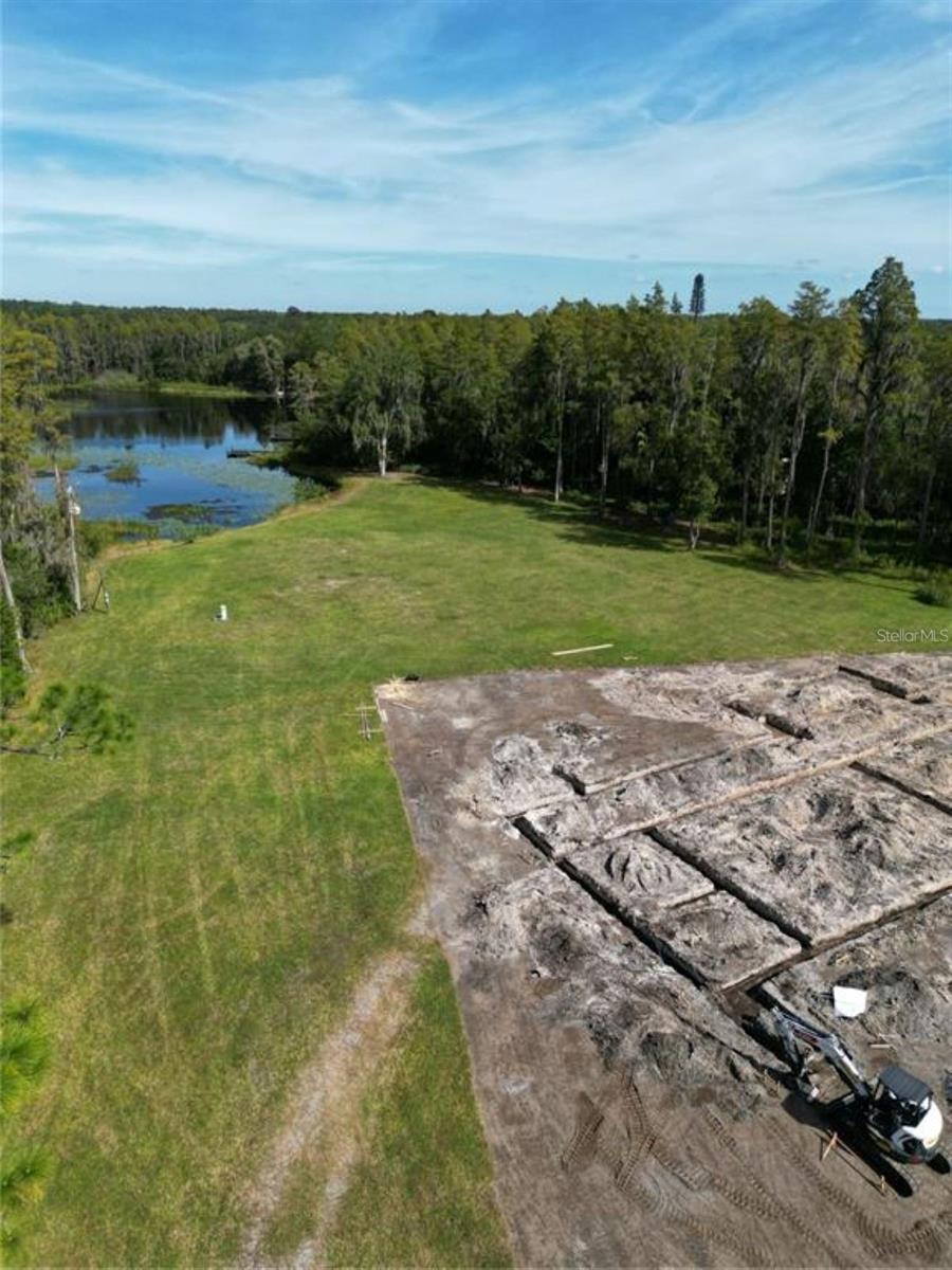 Listing photo id 14 for 1029 Van Dyke Road