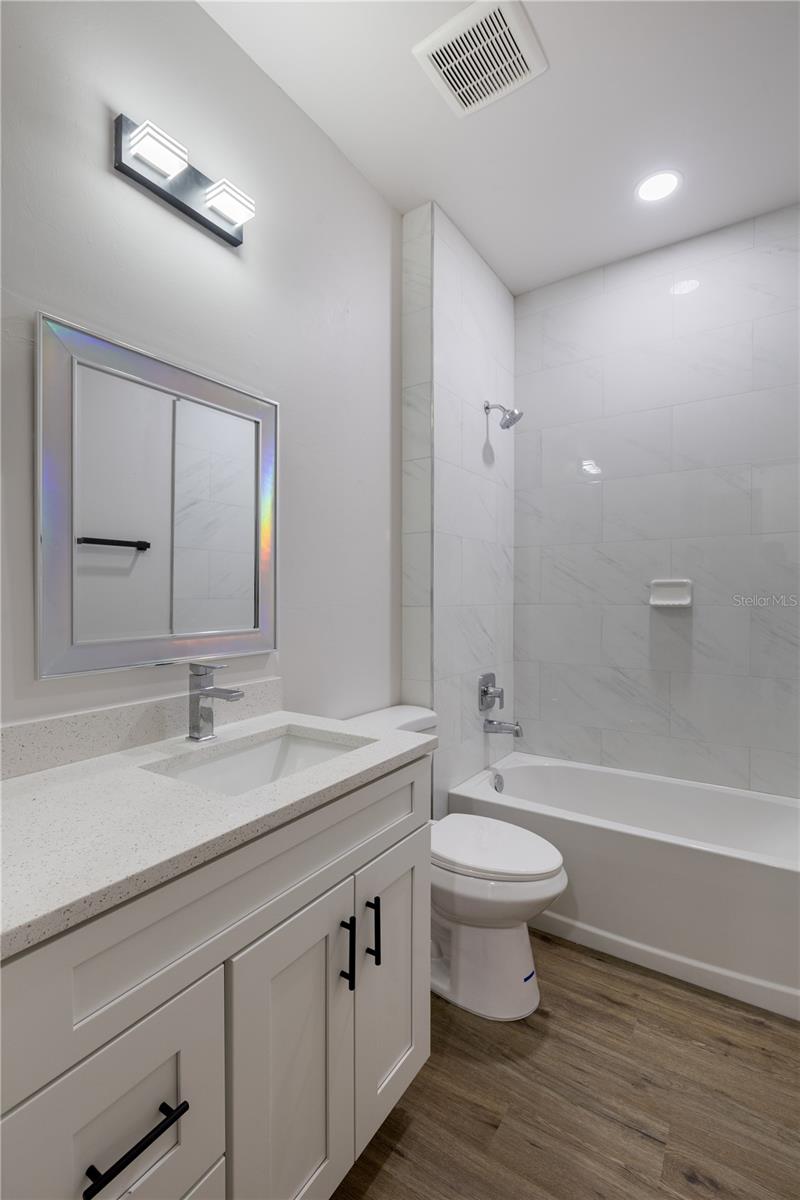 Listing photo id 8 for 521 5th Street