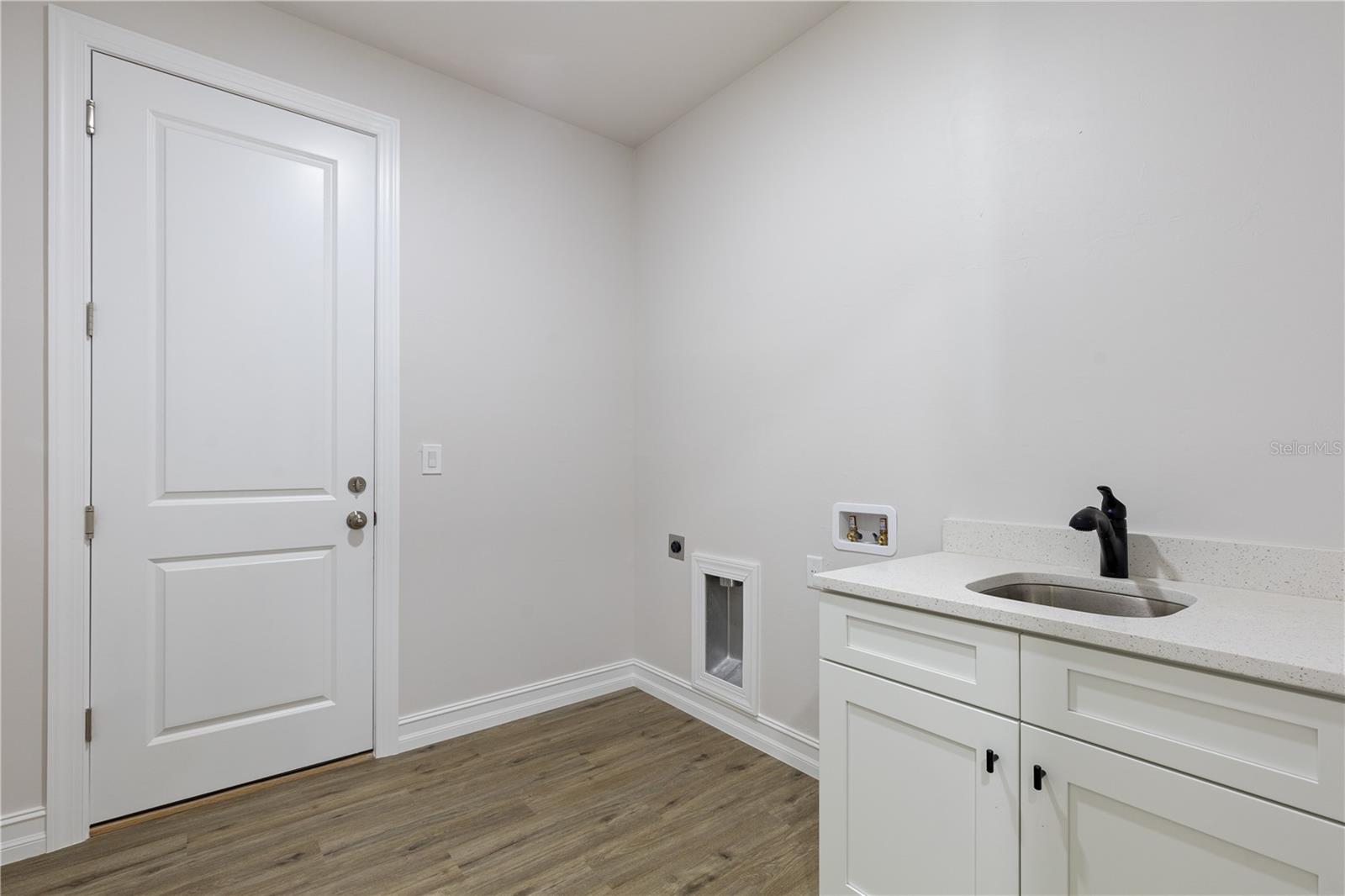 Listing photo id 17 for 521 5th Street