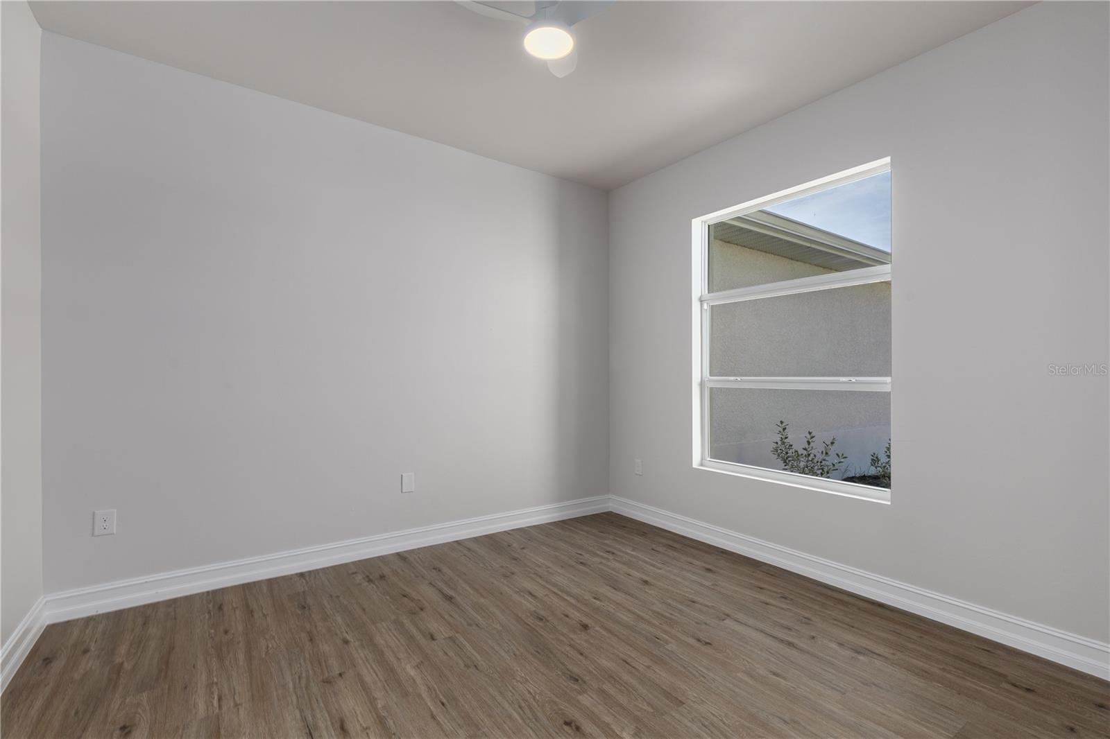 Listing photo id 20 for 521 5th Street