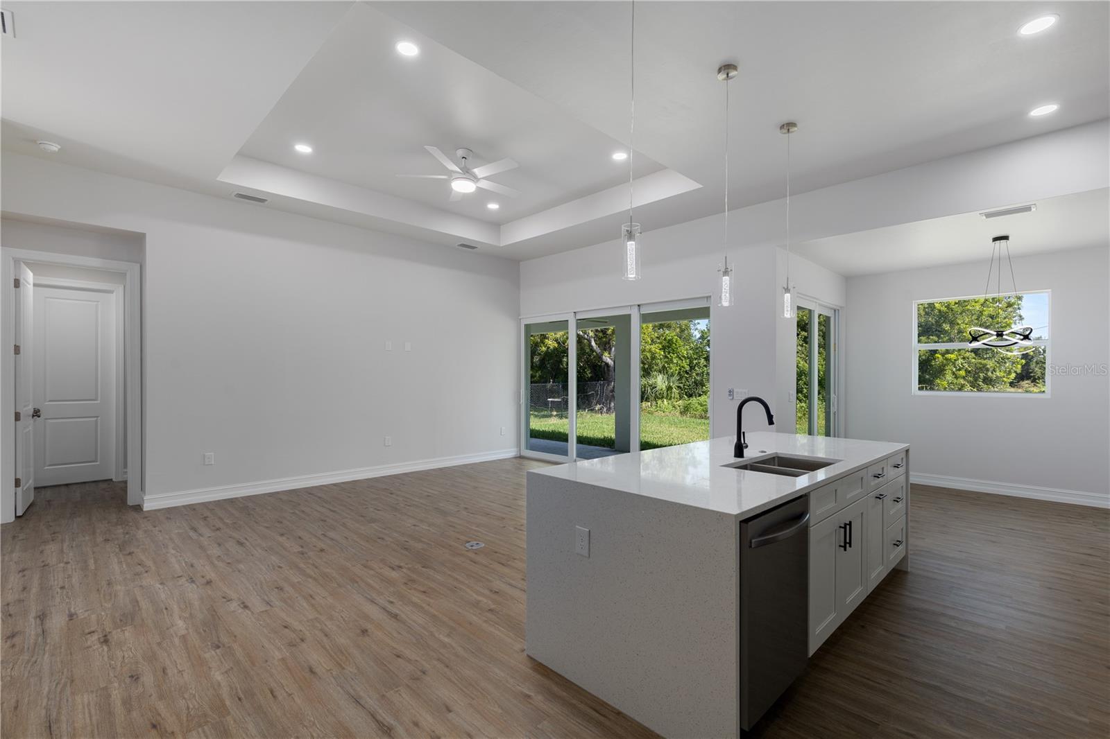 Listing photo id 3 for 521 5th Street