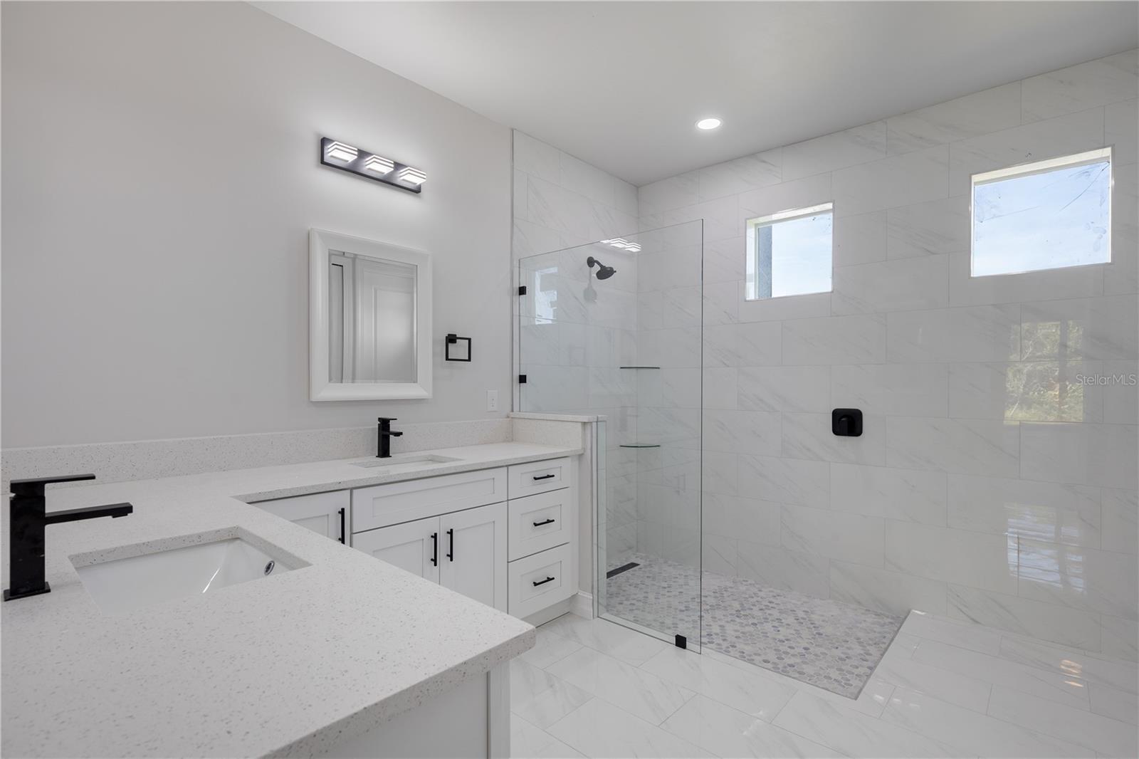 Listing photo id 6 for 521 5th Street