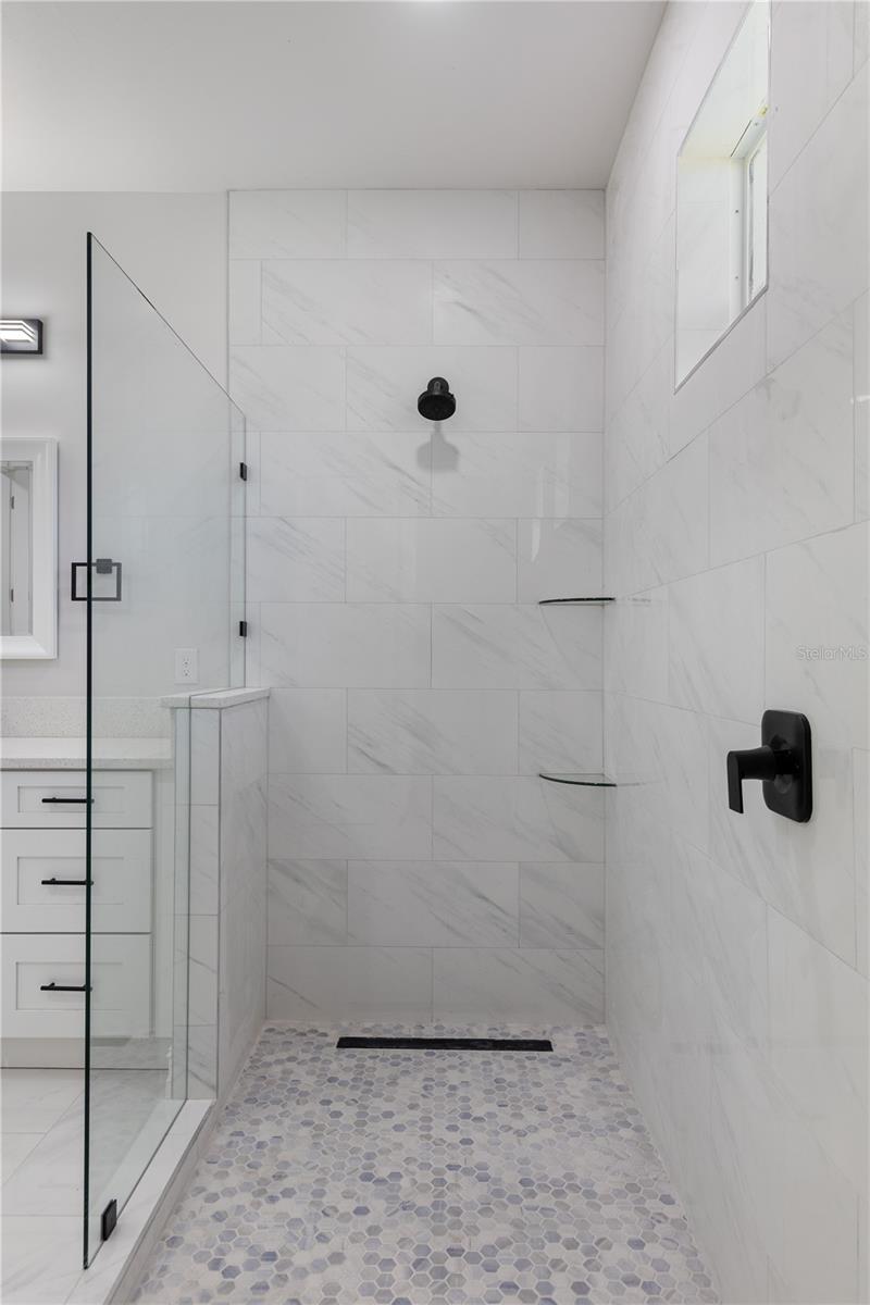 Listing photo id 7 for 521 5th Street