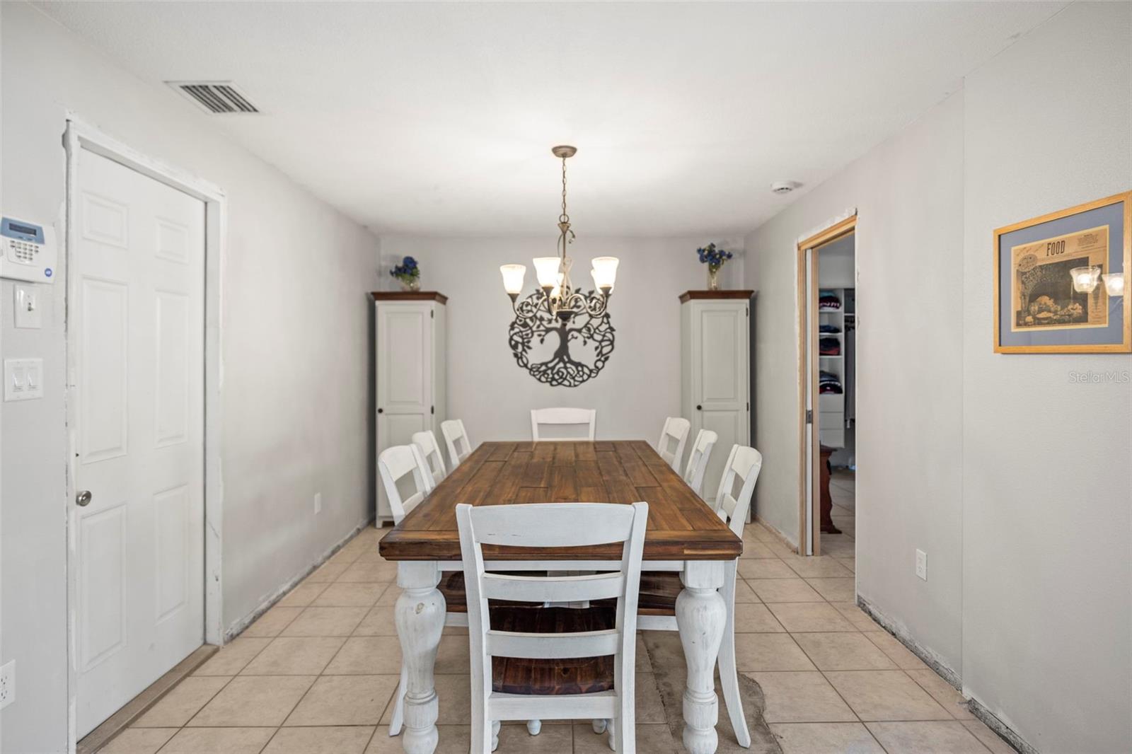 Image 10 of 40 For 54 Nicholas Drive