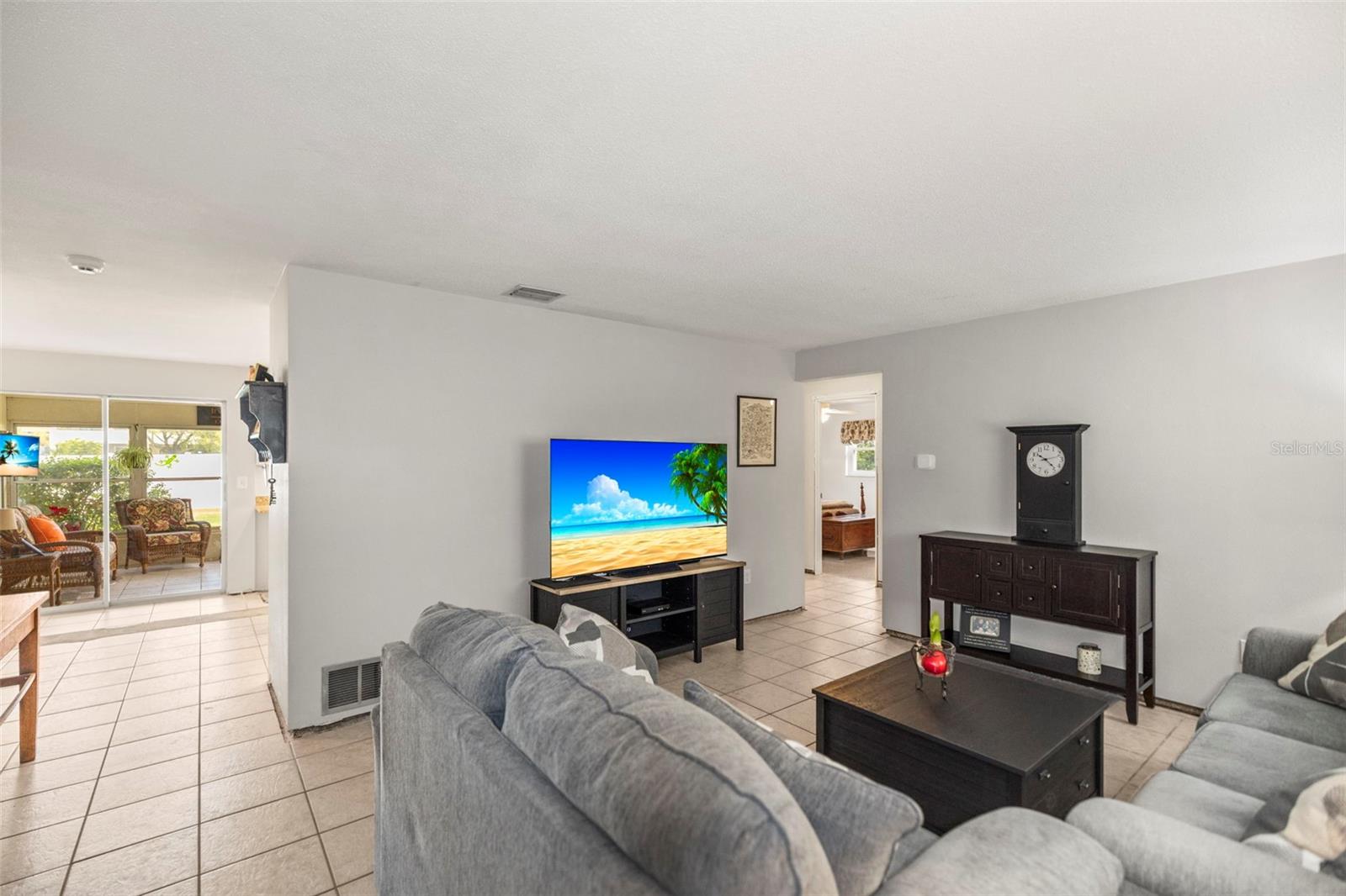 Image 16 of 40 For 54 Nicholas Drive