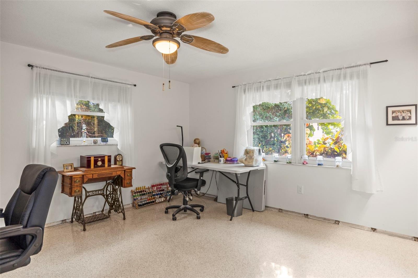 Image 24 of 40 For 54 Nicholas Drive