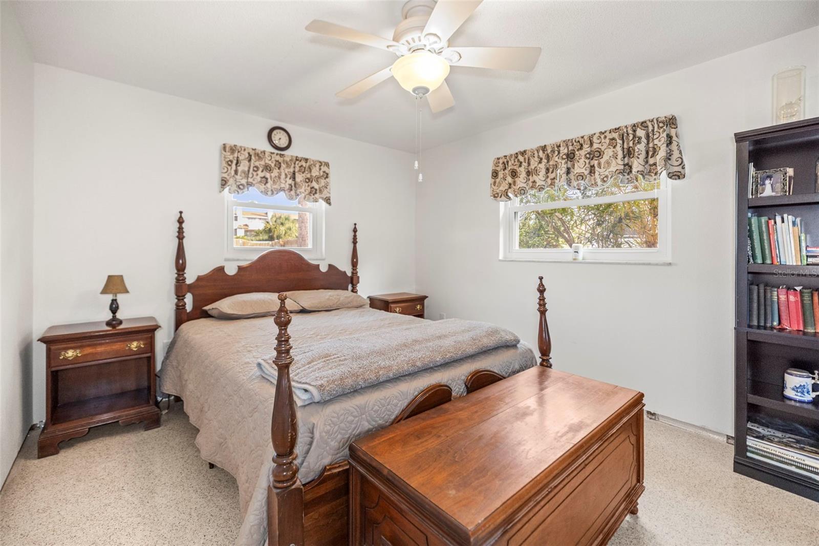 Image 27 of 40 For 54 Nicholas Drive