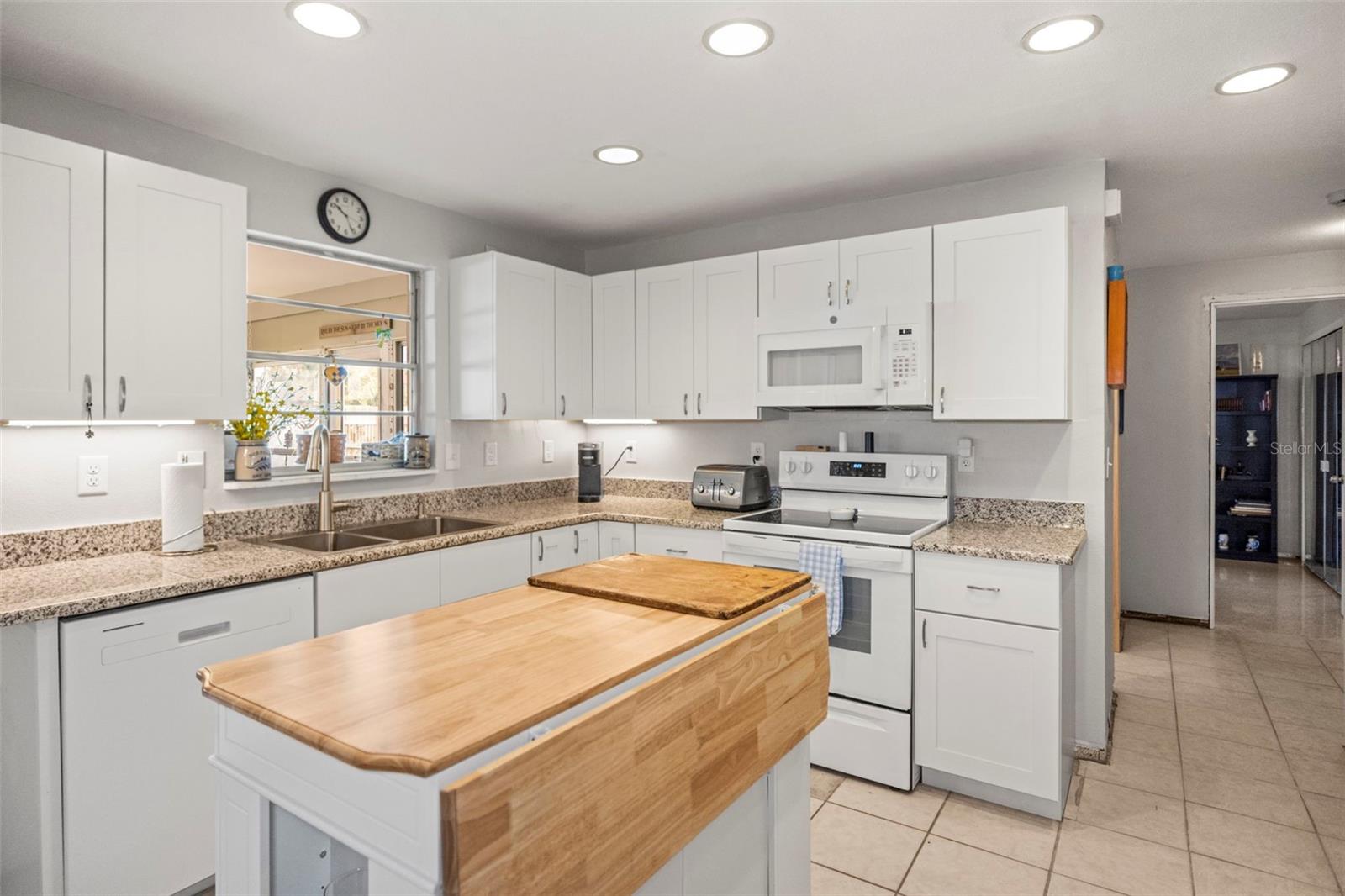 Image 6 of 40 For 54 Nicholas Drive