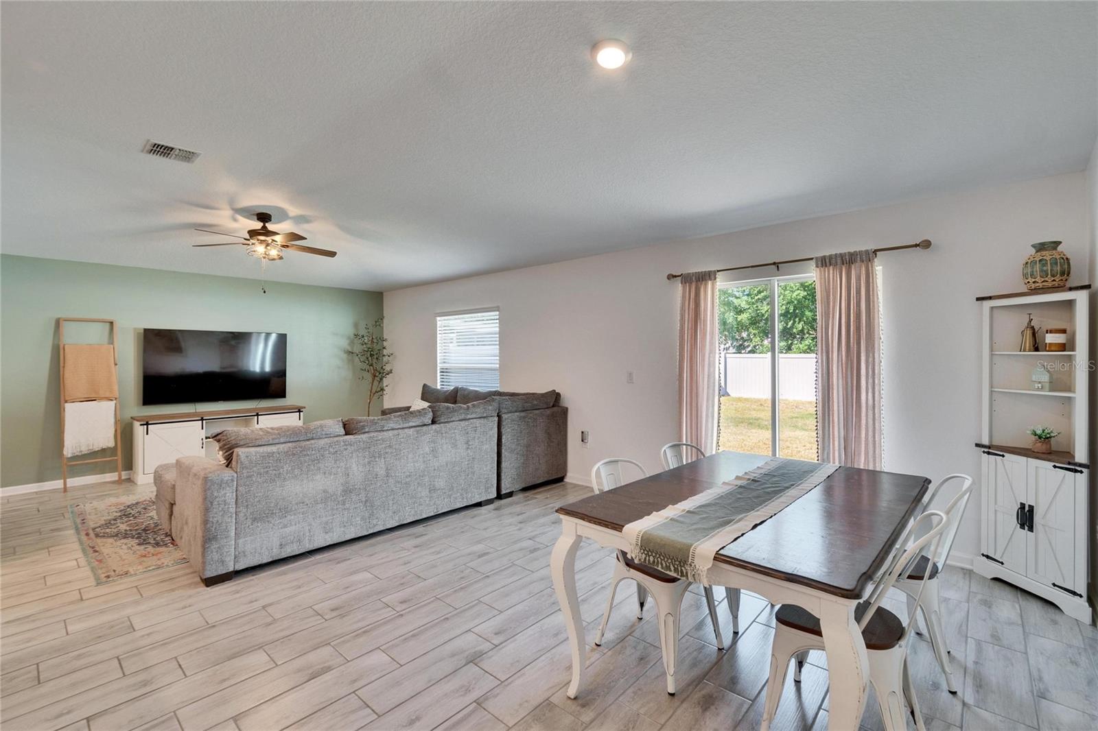 Image 11 of 52 For 272 Pershing Street