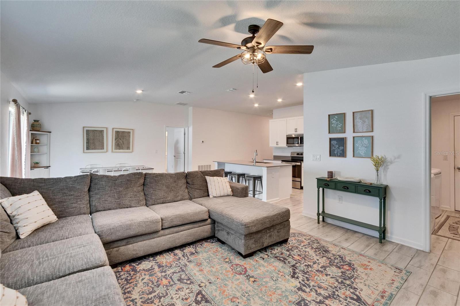 Image 13 of 52 For 272 Pershing Street