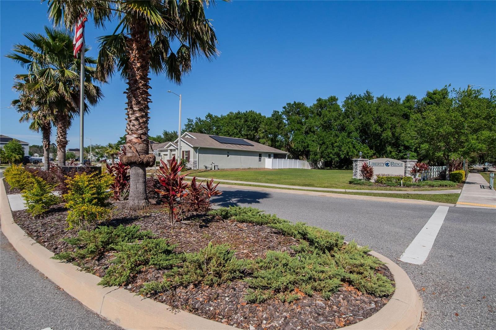 Image 42 of 52 For 272 Pershing Street