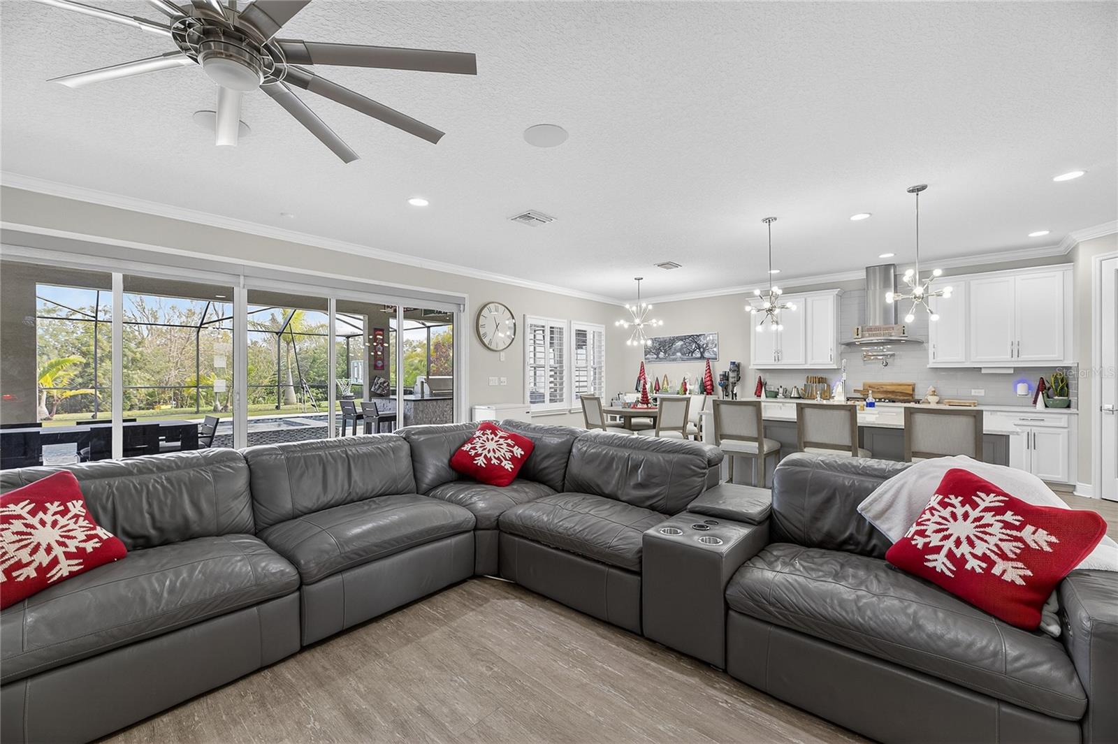 Image 38 of 100 For 7424 Paradiso Drive