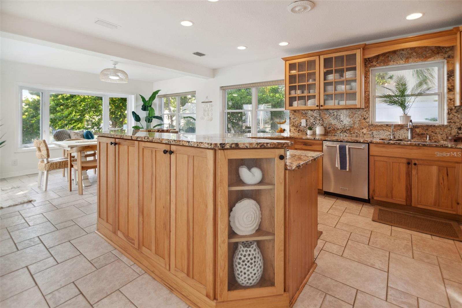 Image 5 of 22 For 1828 Sunrise Boulevard