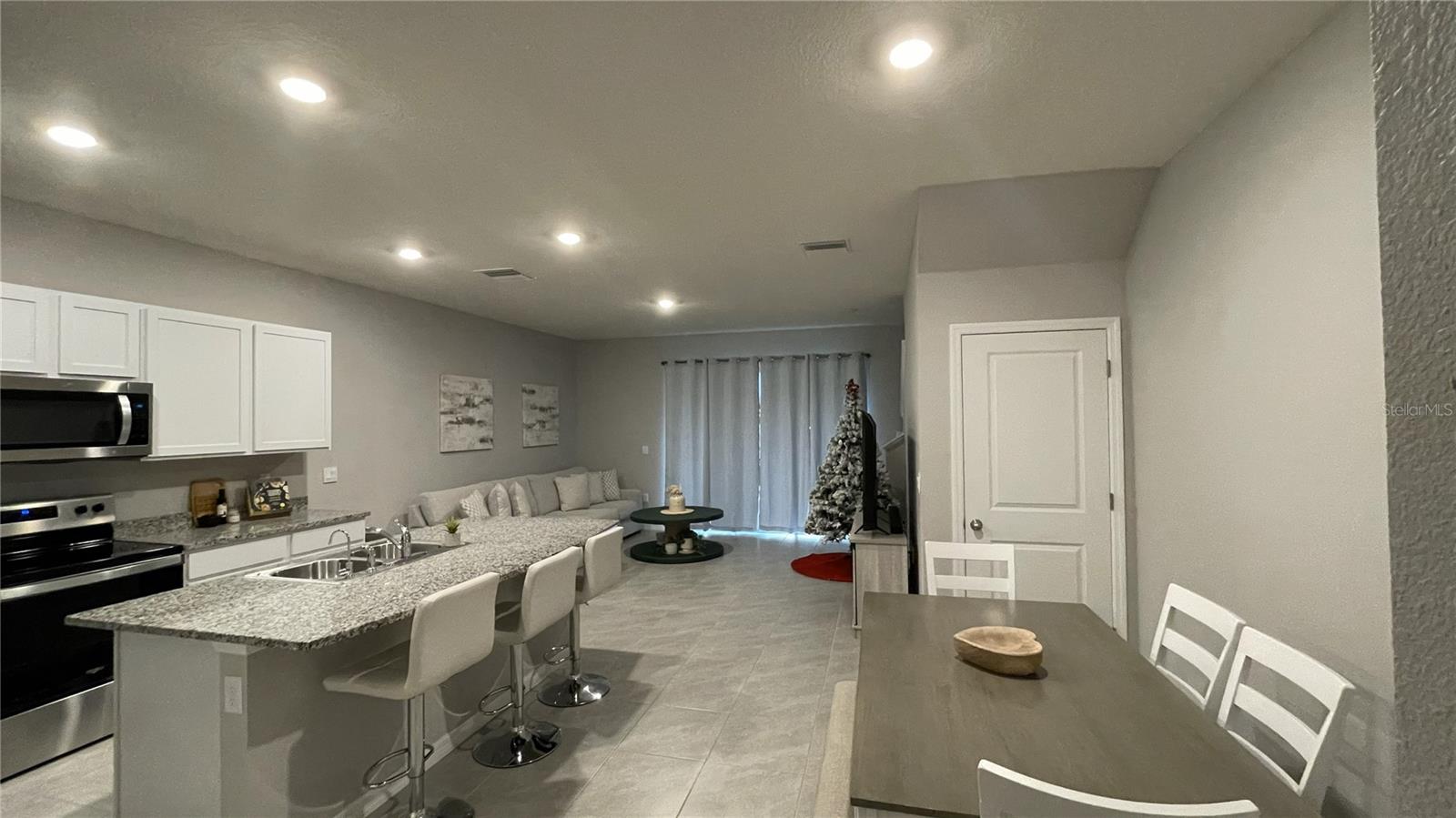 Listing photo id 1 for 3525 Marigold Patch Court