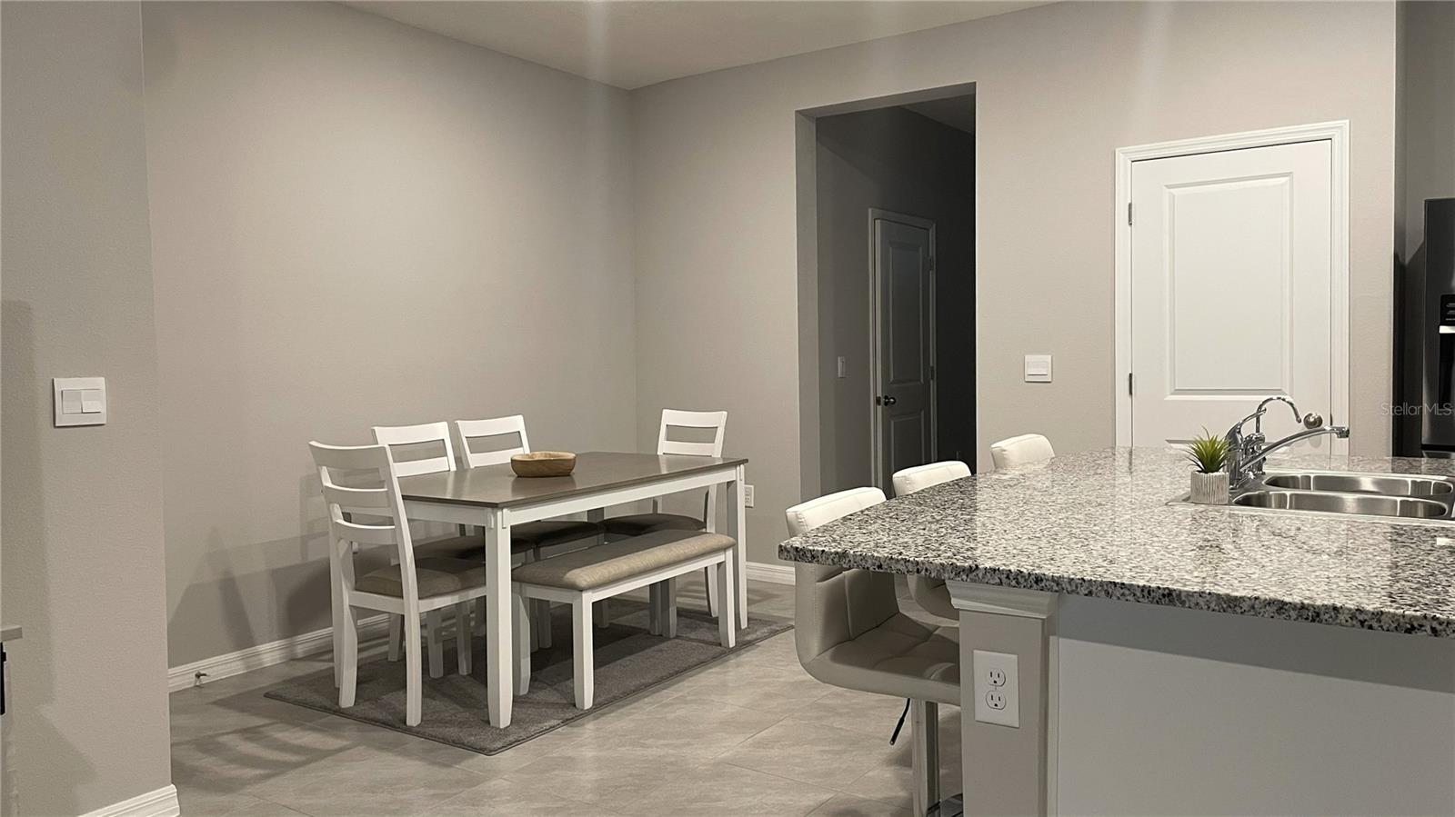 Listing photo id 2 for 3525 Marigold Patch Court