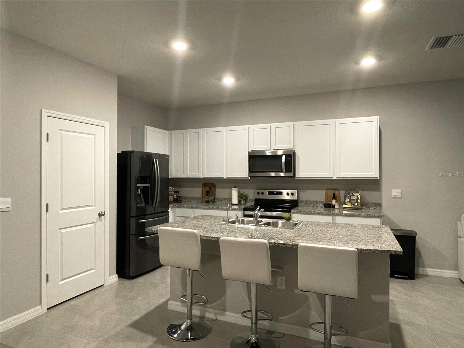 Listing photo id 3 for 3525 Marigold Patch Court