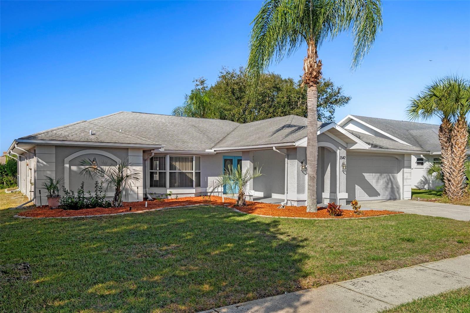 Listing photo id 1 for 1542 Overland Drive