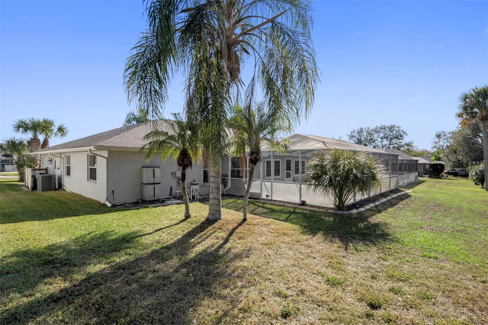 Listing photo id 50 for 1542 Overland Drive