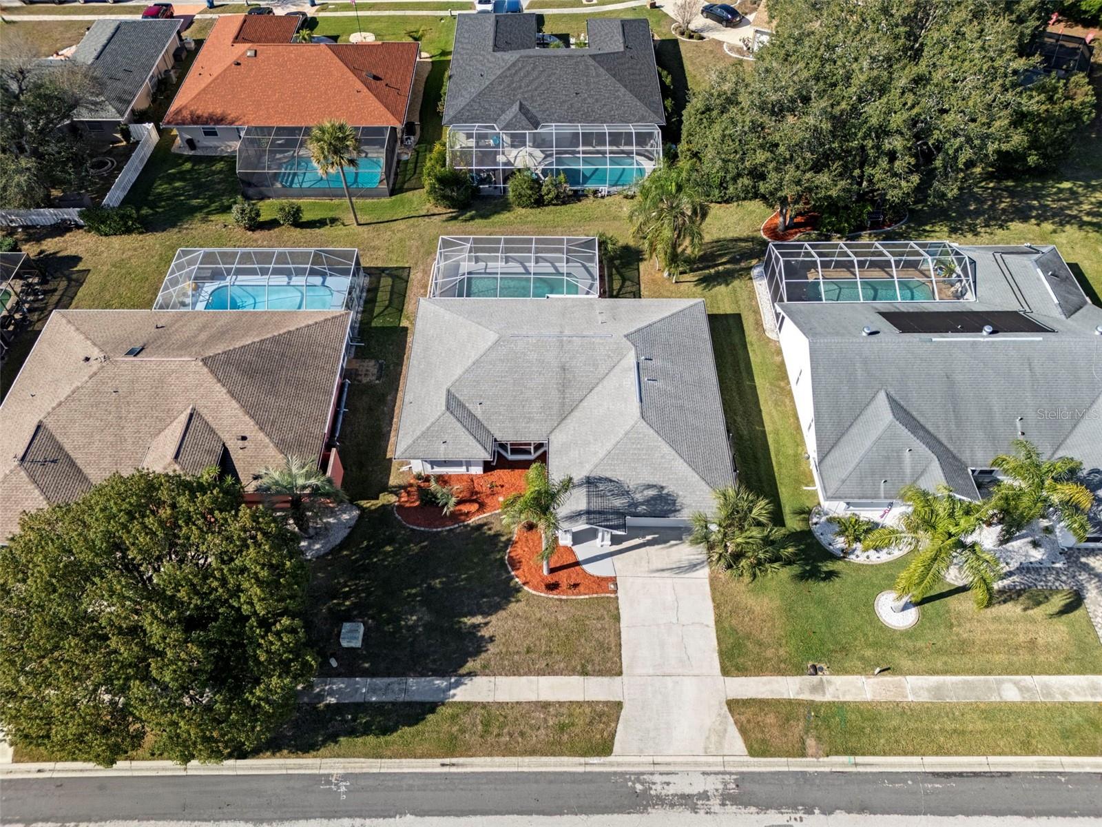 Listing photo id 51 for 1542 Overland Drive