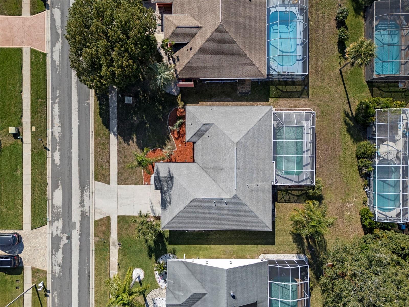 Listing photo id 55 for 1542 Overland Drive