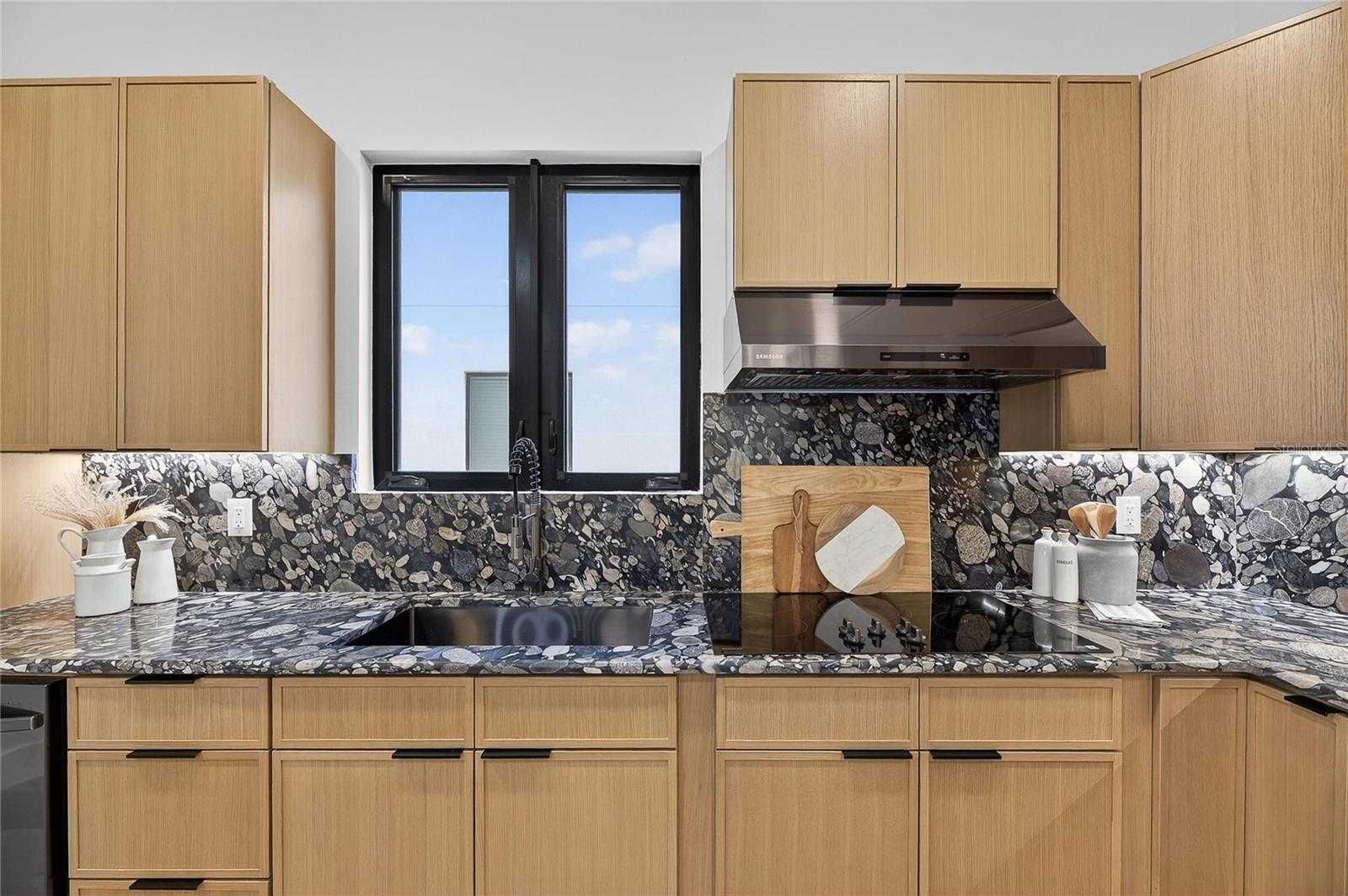 Image 24 of 85 For 2335 Oak Terrace