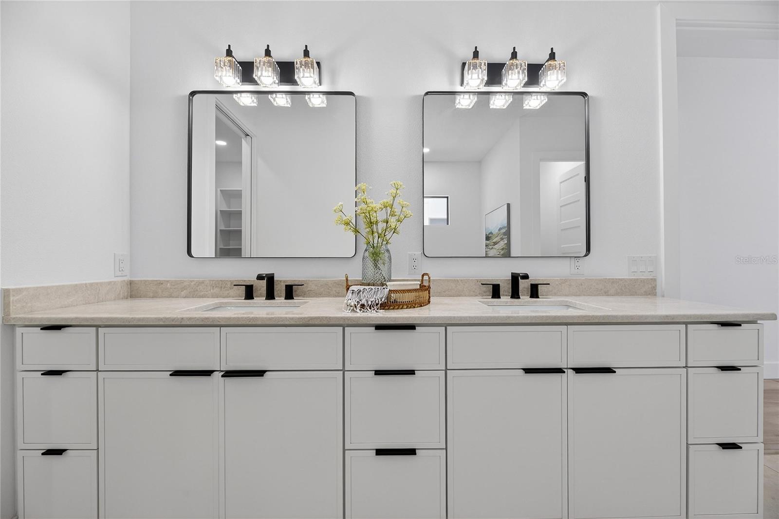 Image 36 of 85 For 2335 Oak Terrace