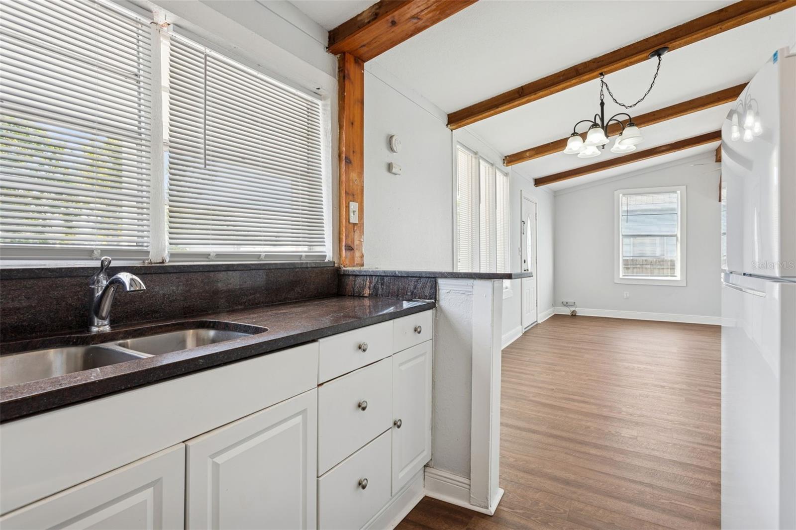 Image 10 of 25 For 3923 Broad Street